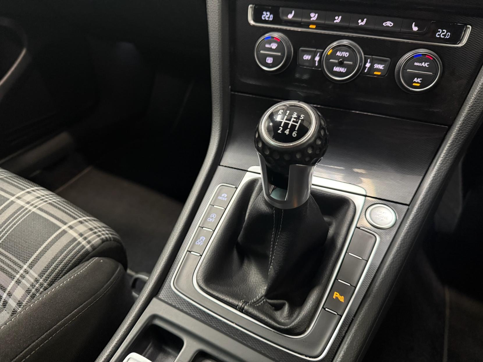 Volkswagen Golf 2.0 TDI BlueMotion Tech GTD Hatchback 5dr Diesel Manual Euro 6 (s/s) (184 ps)