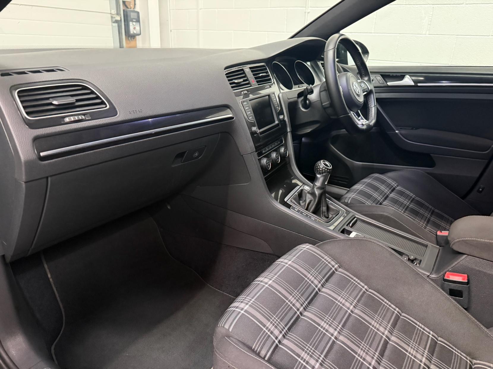 Volkswagen Golf 2.0 TDI BlueMotion Tech GTD Hatchback 5dr Diesel Manual Euro 6 (s/s) (184 ps)