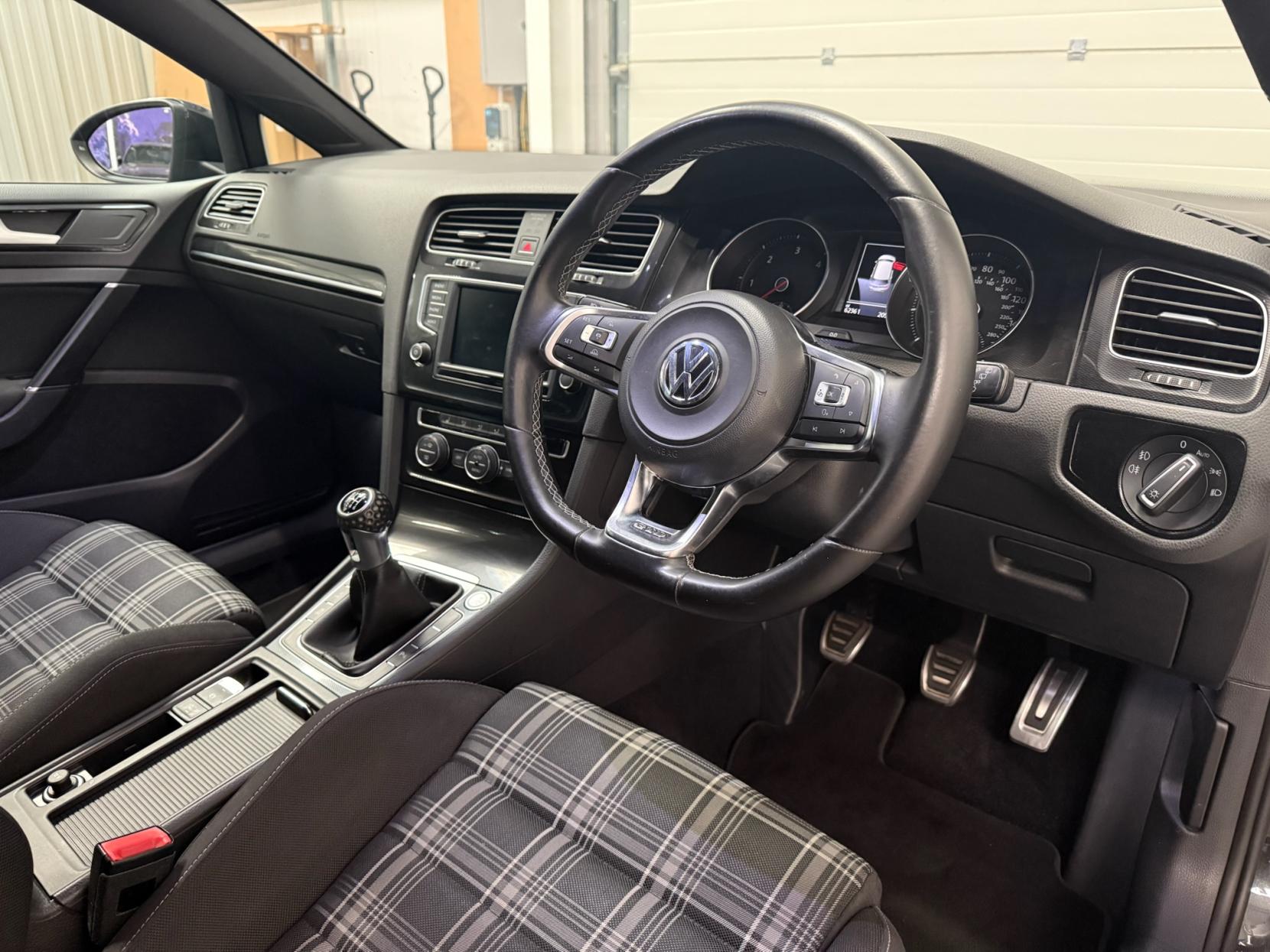 Volkswagen Golf 2.0 TDI BlueMotion Tech GTD Hatchback 5dr Diesel Manual Euro 6 (s/s) (184 ps)