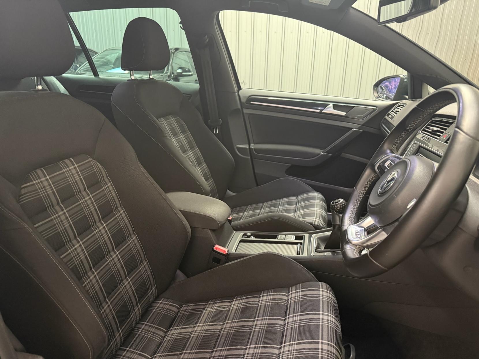 Volkswagen Golf 2.0 TDI BlueMotion Tech GTD Hatchback 5dr Diesel Manual Euro 6 (s/s) (184 ps)