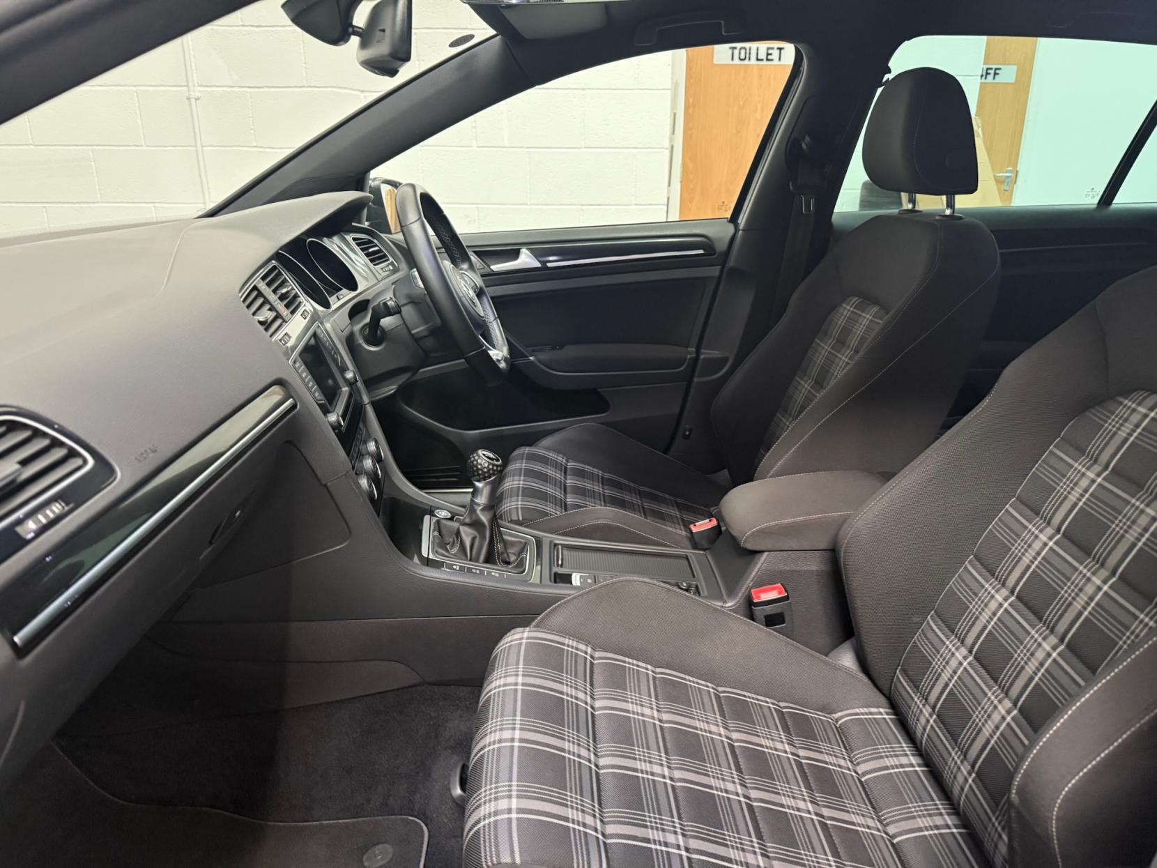 Volkswagen Golf 2.0 TDI BlueMotion Tech GTD Hatchback 5dr Diesel Manual Euro 6 (s/s) (184 ps)