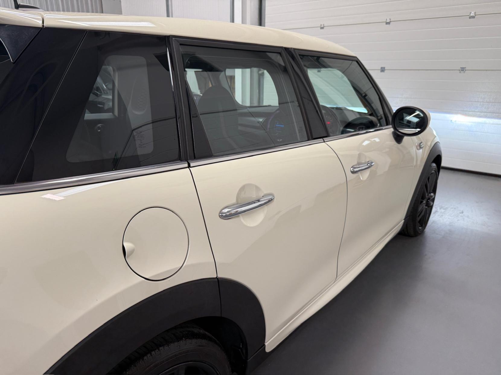 MINI Hatch 1.5 Cooper Sport Hatchback 5dr Petrol Manual Euro 6 (s/s) (136 ps)