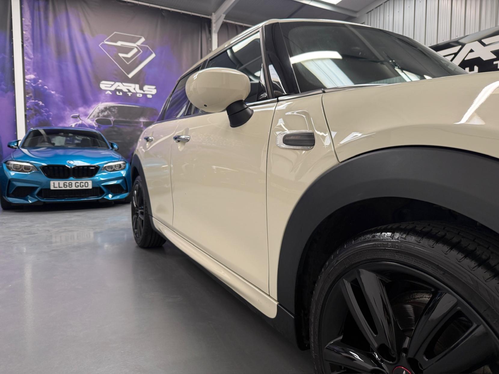 MINI Hatch 1.5 Cooper Sport Hatchback 5dr Petrol Manual Euro 6 (s/s) (136 ps)