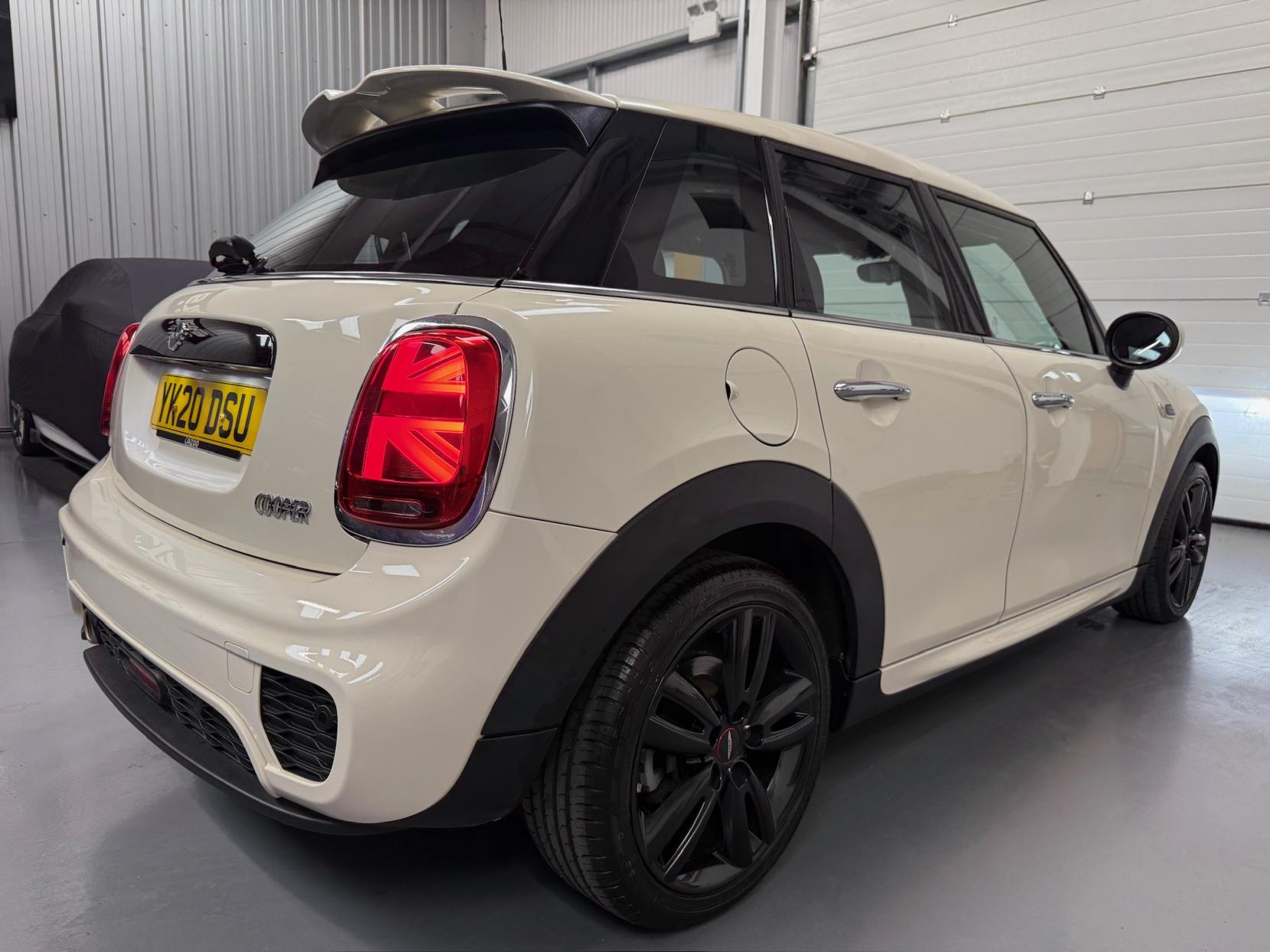 MINI Hatch 1.5 Cooper Sport Hatchback 5dr Petrol Manual Euro 6 (s/s) (136 ps)