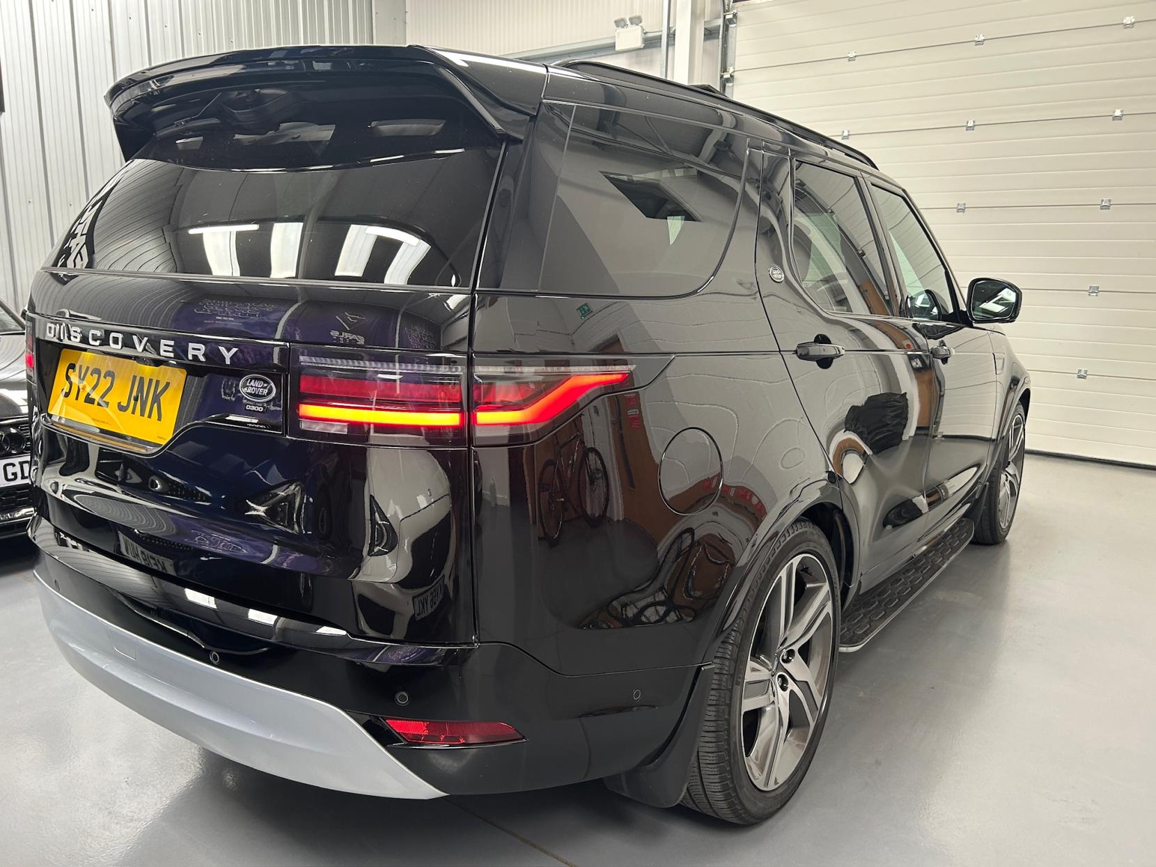 Land Rover Discovery 3.0 D300 MHEV Metropolitan Edition SUV 5dr Diesel Auto 4WD Euro 6 (s/s) (300 ps)