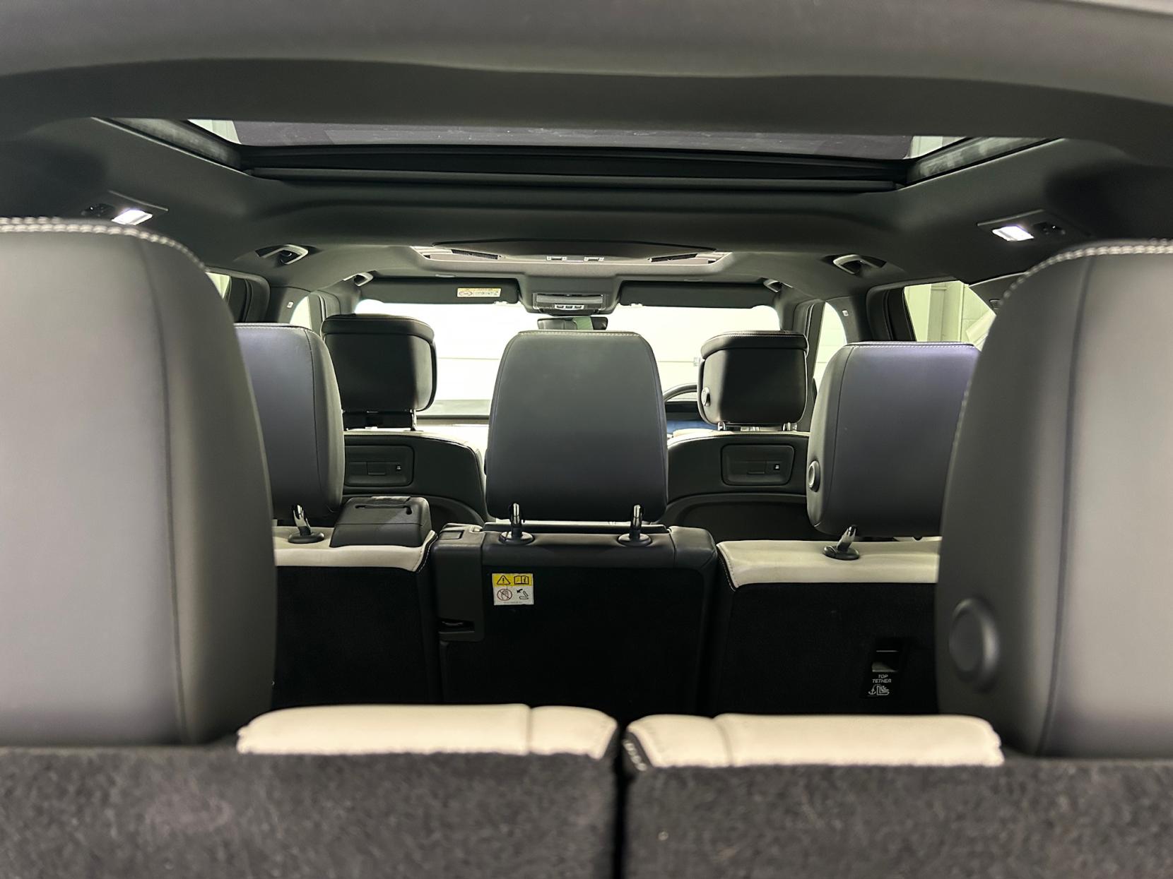 Land Rover Discovery 3.0 D300 MHEV Metropolitan Edition SUV 5dr Diesel Auto 4WD Euro 6 (s/s) (300 ps)