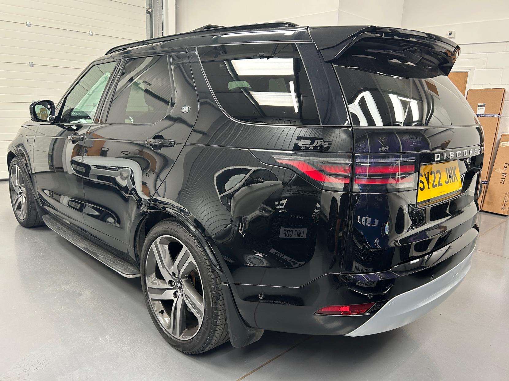 Land Rover Discovery 3.0 D300 MHEV Metropolitan Edition SUV 5dr Diesel Auto 4WD Euro 6 (s/s) (300 ps)