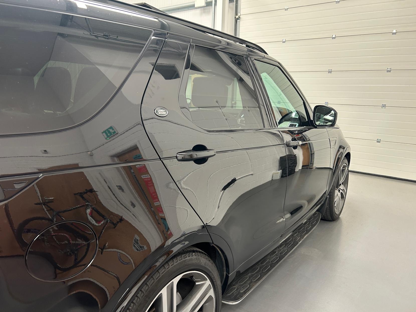 Land Rover Discovery 3.0 D300 MHEV Metropolitan Edition SUV 5dr Diesel Auto 4WD Euro 6 (s/s) (300 ps)