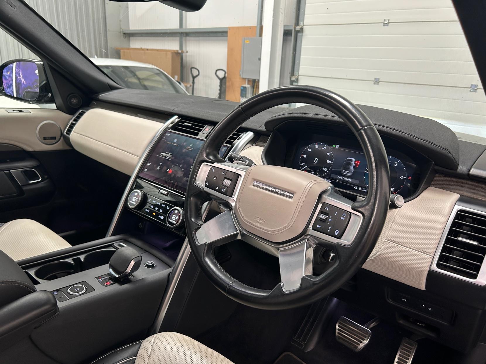 Land Rover Discovery 3.0 D300 MHEV Metropolitan Edition SUV 5dr Diesel Auto 4WD Euro 6 (s/s) (300 ps)