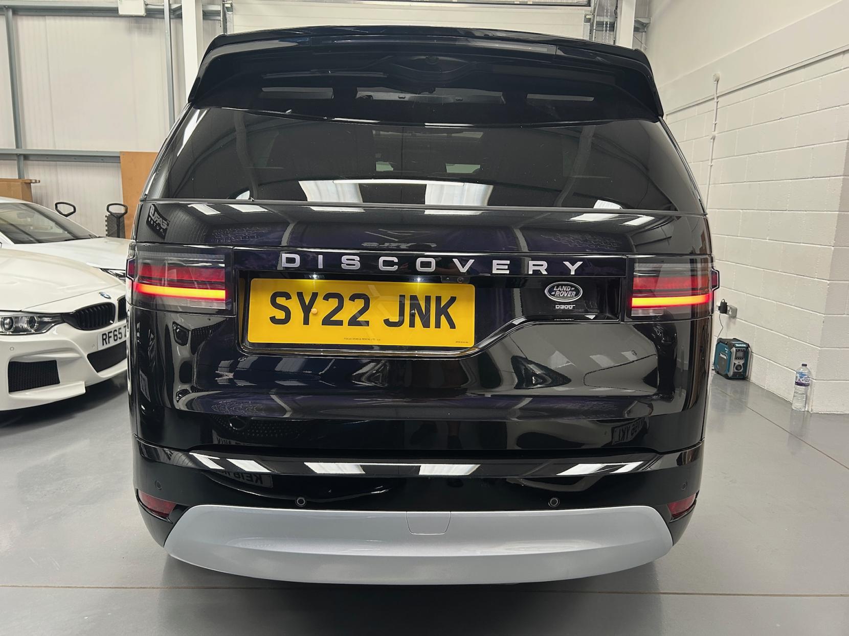 Land Rover Discovery 3.0 D300 MHEV Metropolitan Edition SUV 5dr Diesel Auto 4WD Euro 6 (s/s) (300 ps)