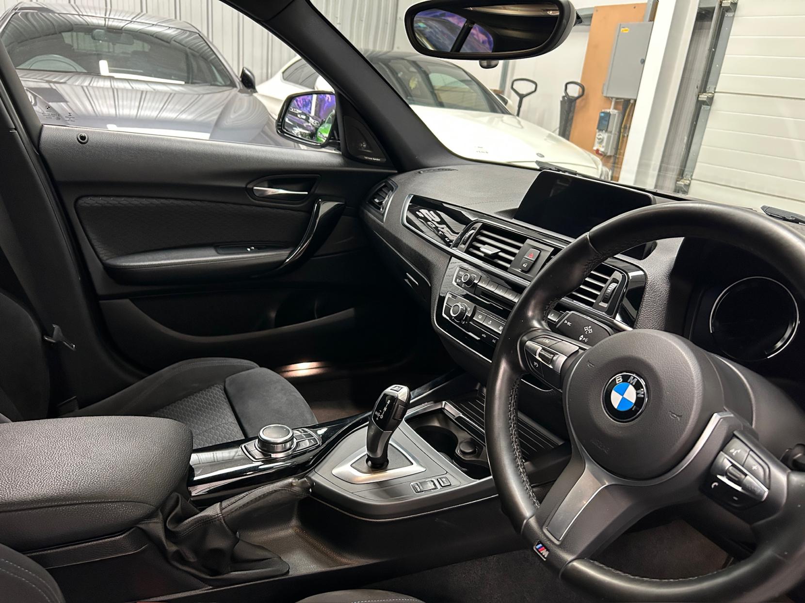 BMW 1 Series 1.5 118i M Sport Shadow Edition Hatchback 5dr Petrol Auto Euro 6 (s/s) (136 ps)