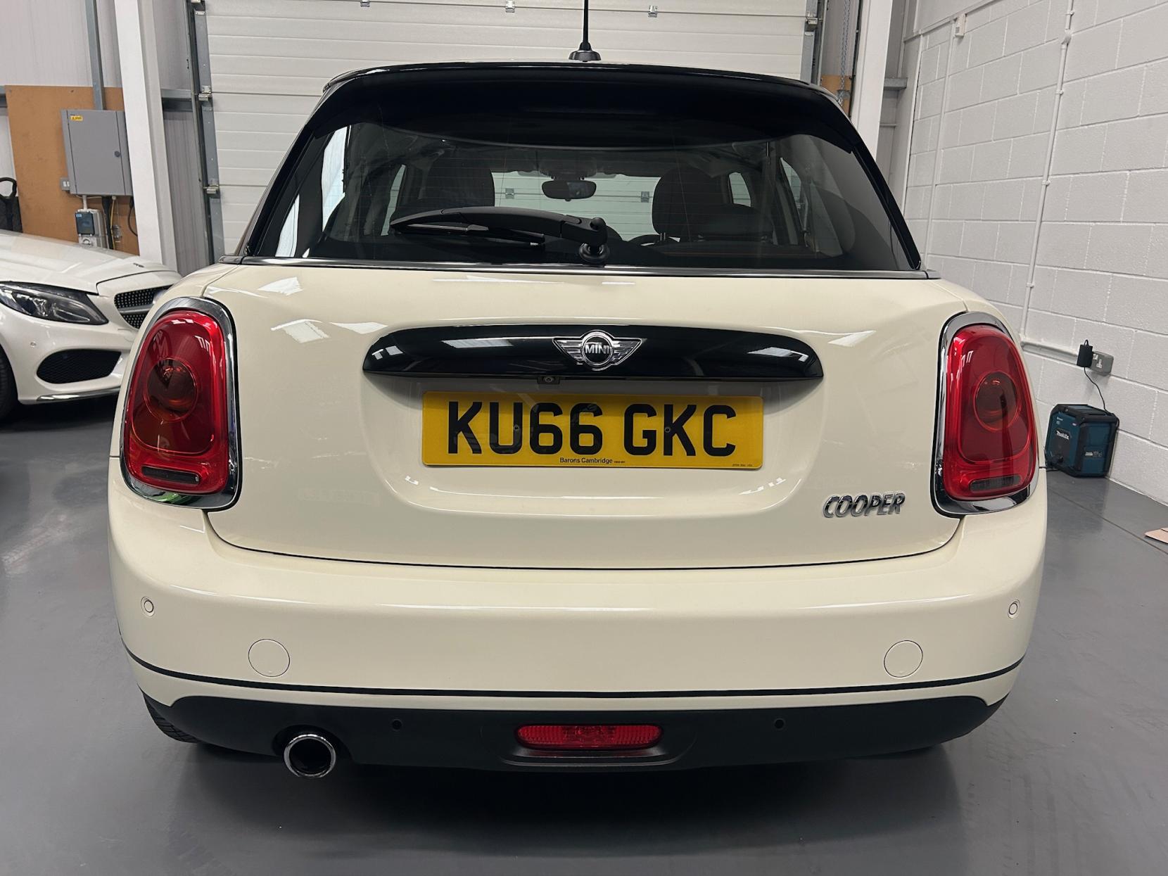 MINI Hatch 1.5 Cooper Hatchback 5dr Petrol Manual Euro 6 (s/s) (136 ps)