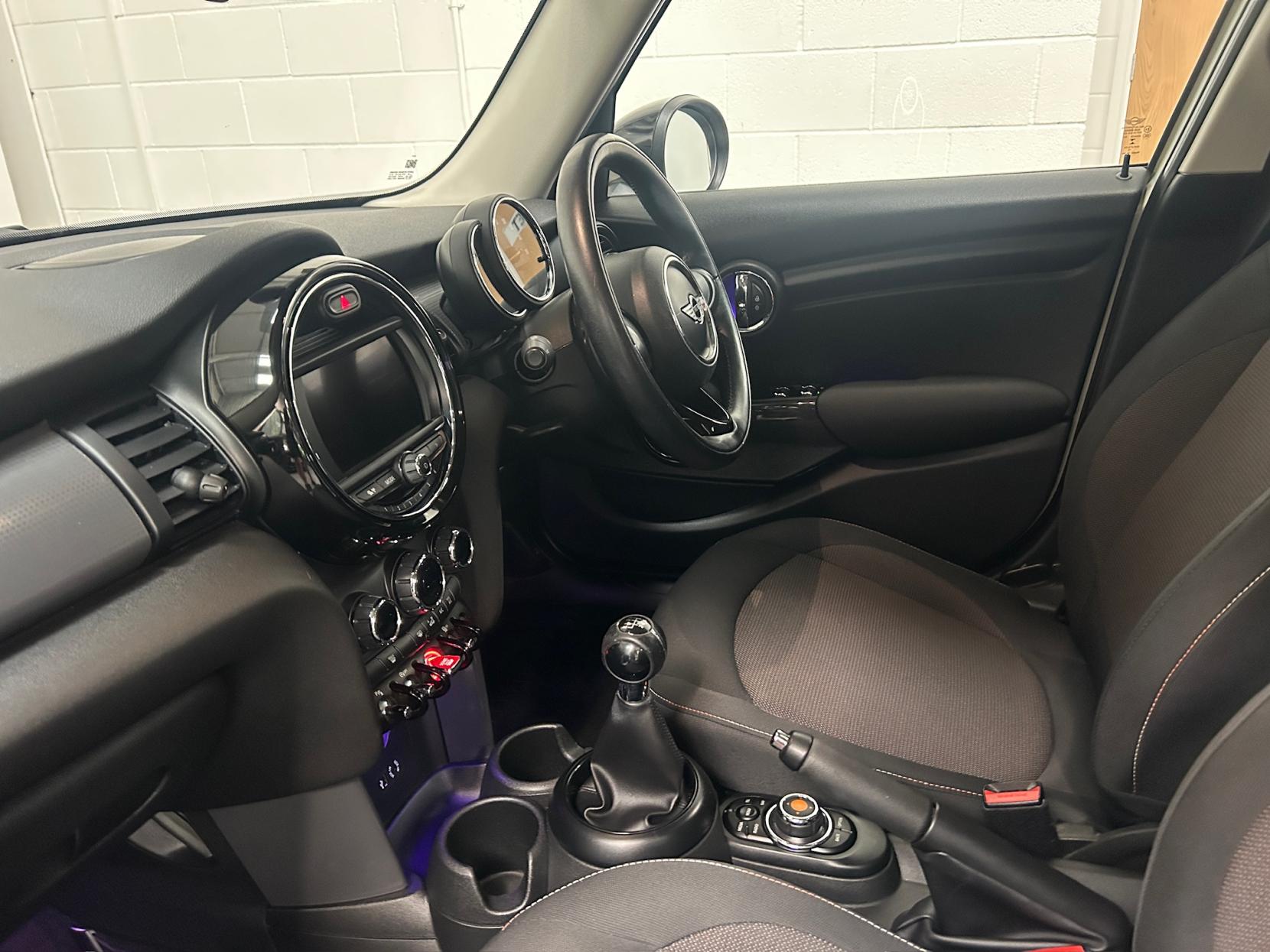 MINI Hatch 1.5 Cooper Hatchback 5dr Petrol Manual Euro 6 (s/s) (136 ps)