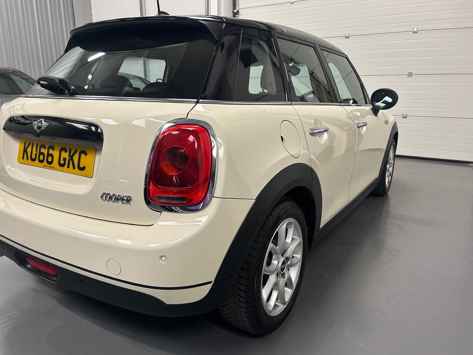 MINI Hatch 1.5 Cooper Hatchback 5dr Petrol Manual Euro 6 (s/s) (136 ps)