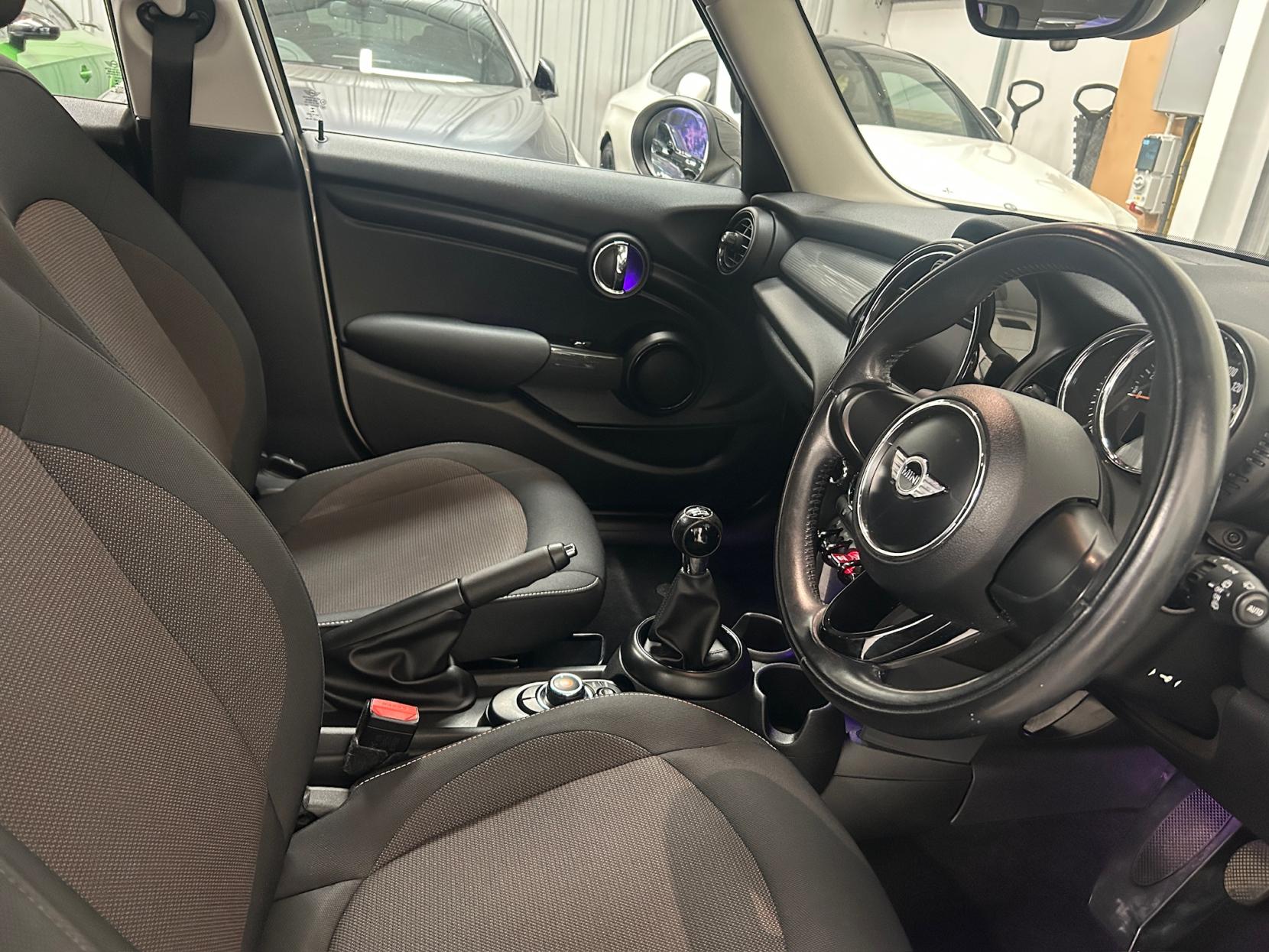MINI Hatch 1.5 Cooper Hatchback 5dr Petrol Manual Euro 6 (s/s) (136 ps)