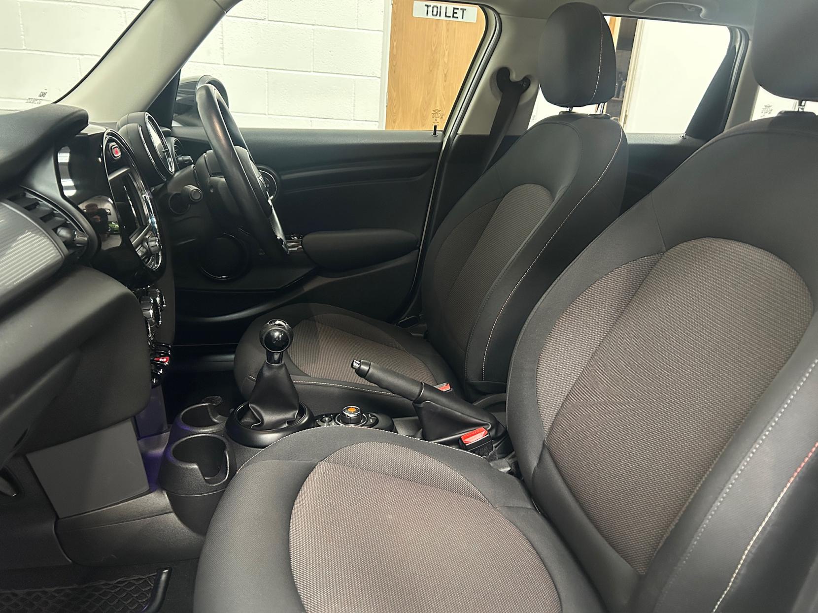 MINI Hatch 1.5 Cooper Hatchback 5dr Petrol Manual Euro 6 (s/s) (136 ps)