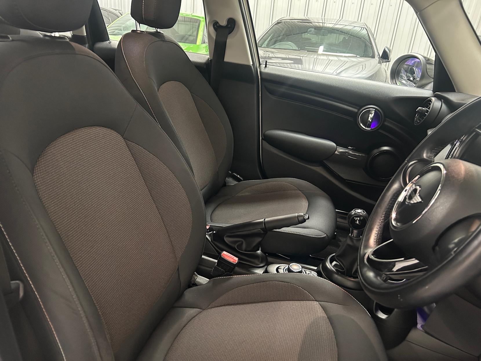 MINI Hatch 1.5 Cooper Hatchback 5dr Petrol Manual Euro 6 (s/s) (136 ps)