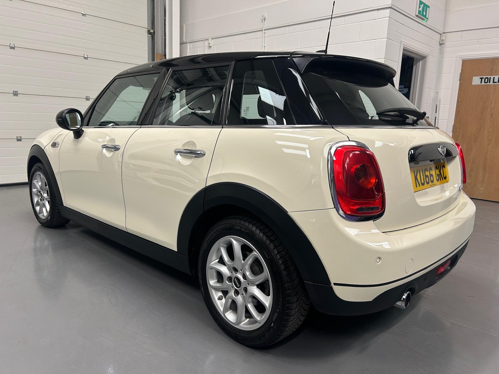 MINI Hatch 1.5 Cooper Hatchback 5dr Petrol Manual Euro 6 (s/s) (136 ps)