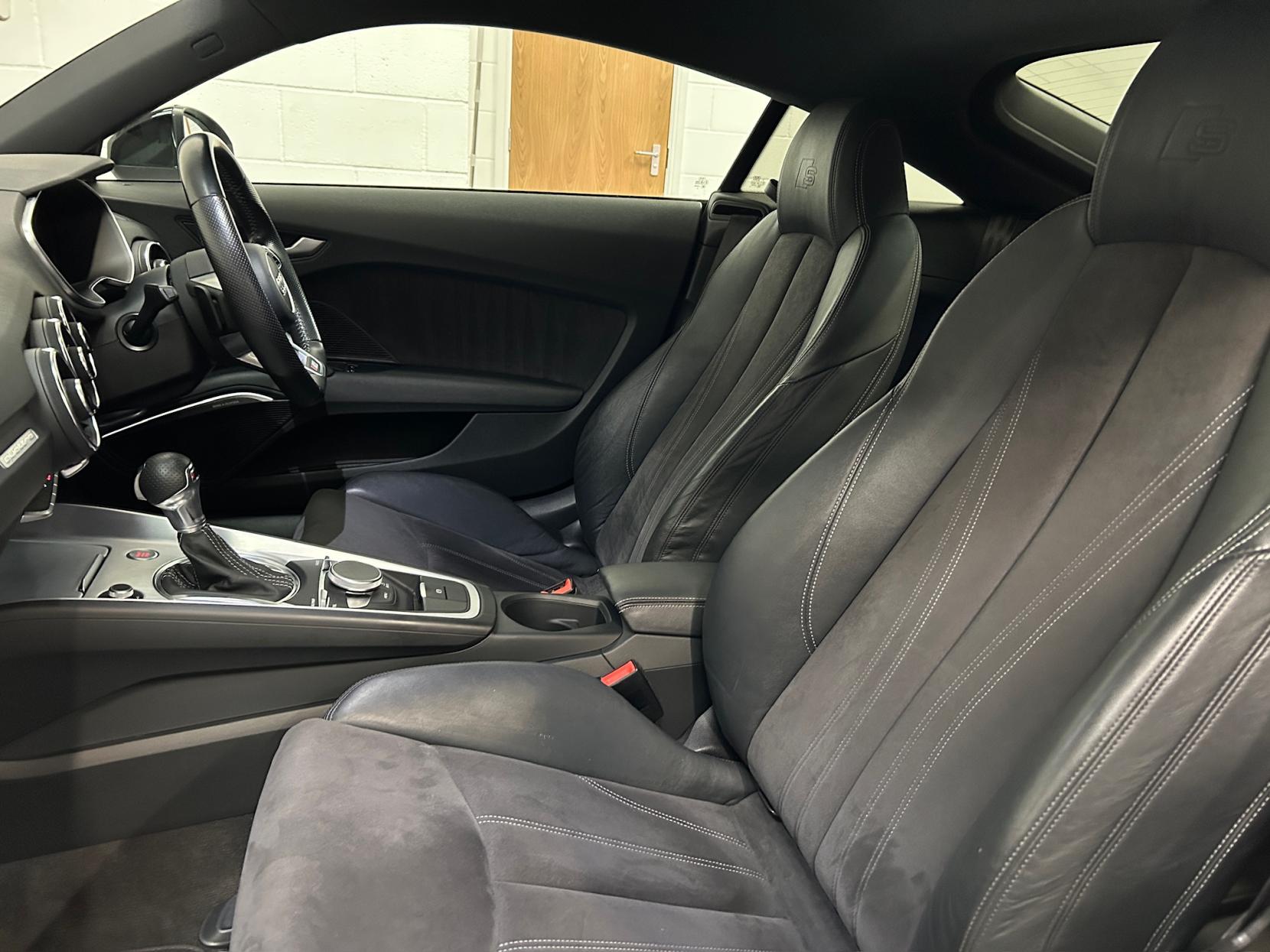 Audi TT 2.0 TFSI S line Coupe 3dr Petrol S Tronic quattro Euro 6 (s/s) (230 ps)