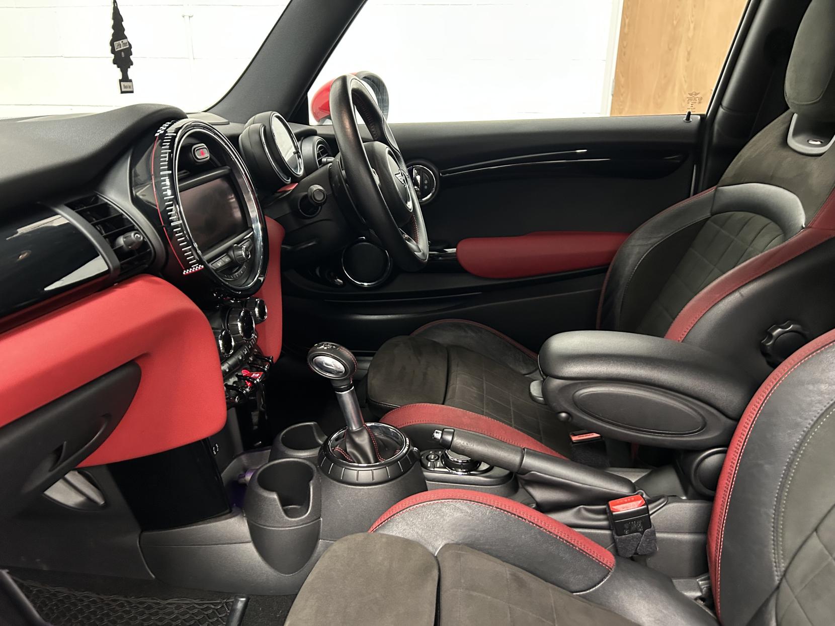 MINI Hatch 2.0 John Cooper Works Hatchback 3dr Petrol Auto Euro 6 (s/s) (231 ps)