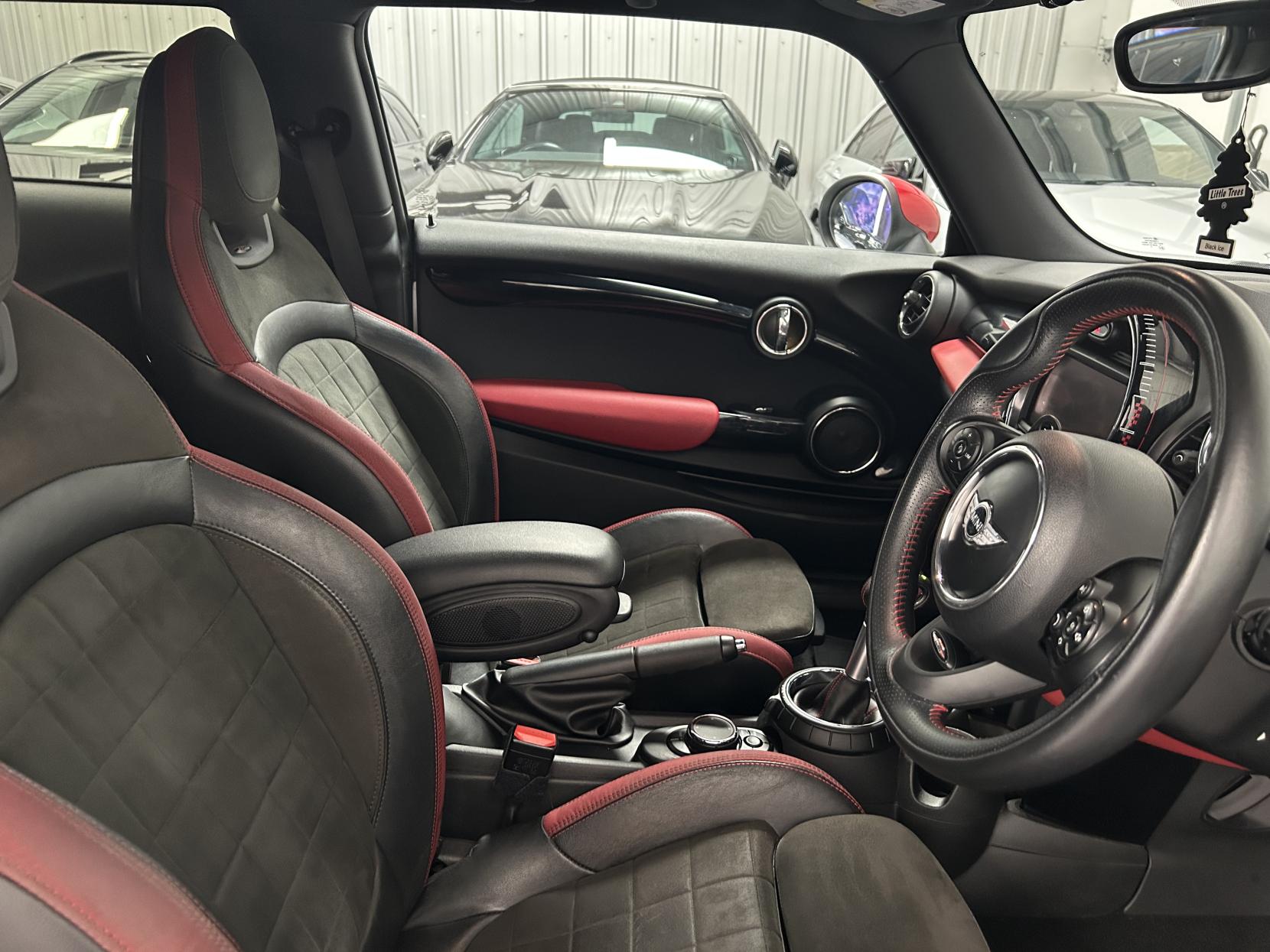 MINI Hatch 2.0 John Cooper Works Hatchback 3dr Petrol Auto Euro 6 (s/s) (231 ps)