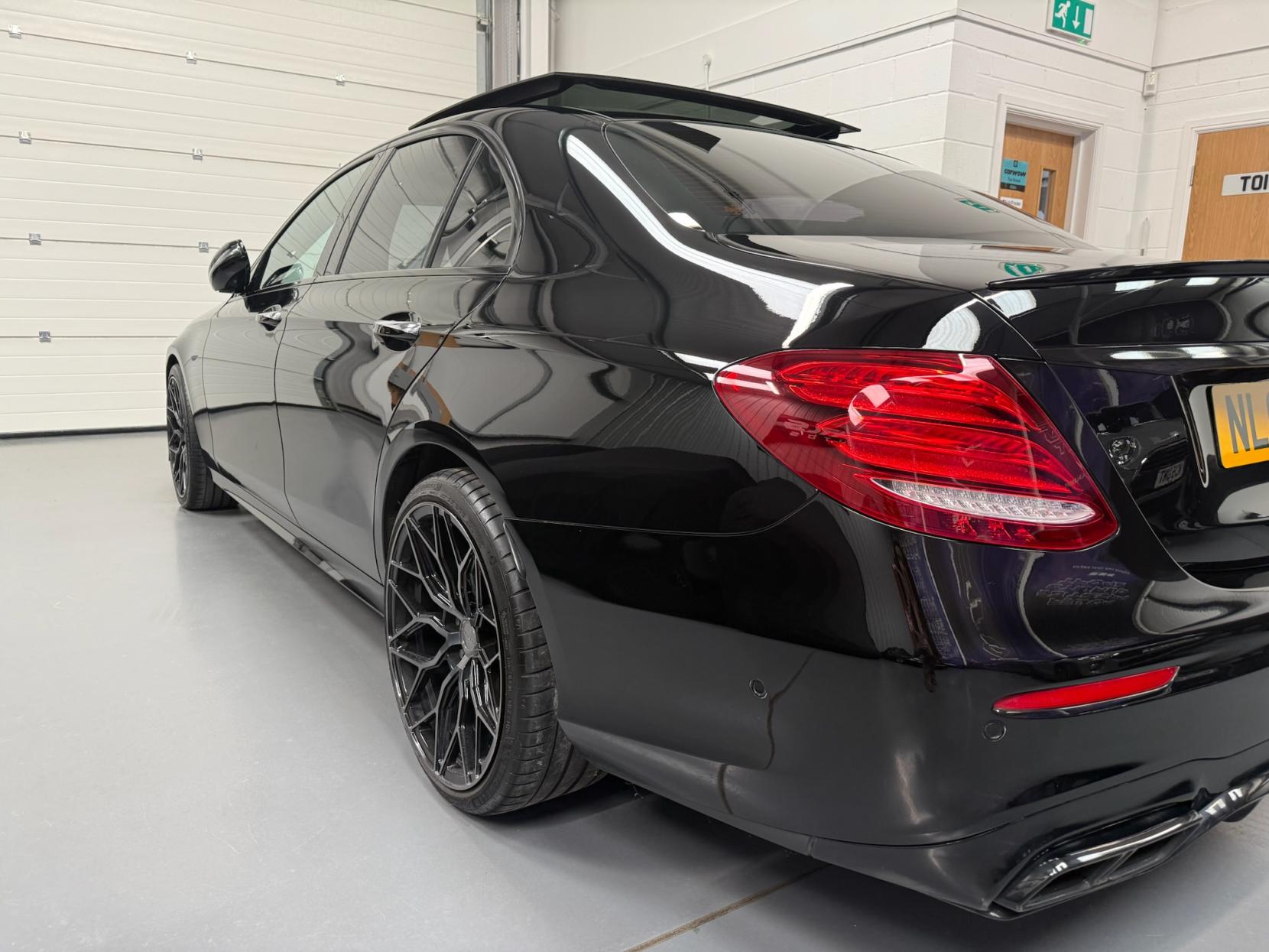 Mercedes-Benz E Class 2.0 E350e 6.4kWh AMG Line (Premium) Saloon 4dr Petrol Plug-in Hybrid G-Tronic+ Euro 6 (s/s) (299 ps)