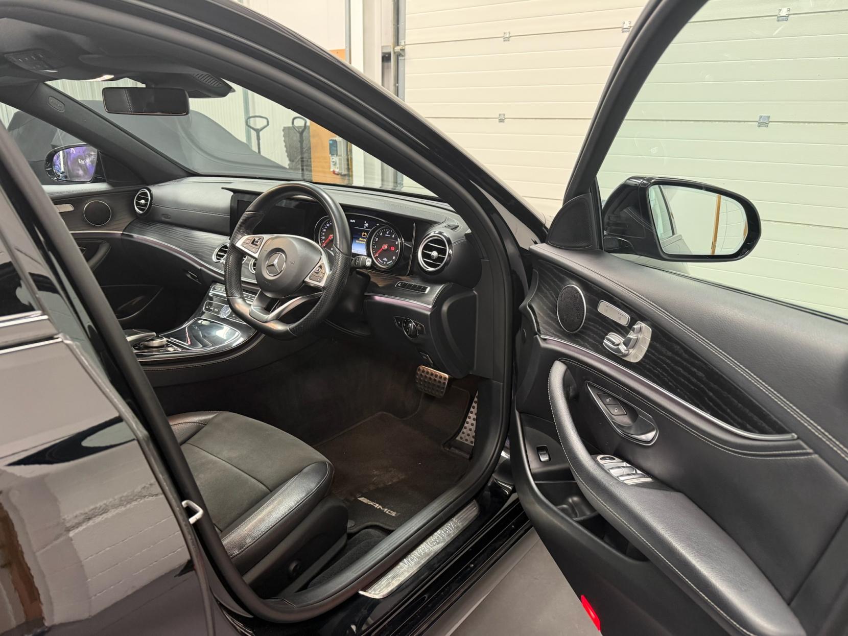 Mercedes-Benz E Class 2.0 E350e 6.4kWh AMG Line (Premium) Saloon 4dr Petrol Plug-in Hybrid G-Tronic+ Euro 6 (s/s) (299 ps)