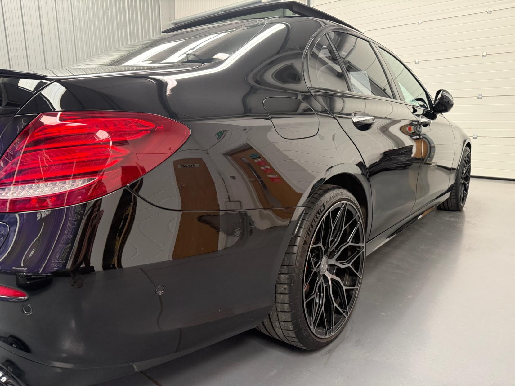 Mercedes-Benz E Class 2.0 E350e 6.4kWh AMG Line (Premium) Saloon 4dr Petrol Plug-in Hybrid G-Tronic+ Euro 6 (s/s) (299 ps)