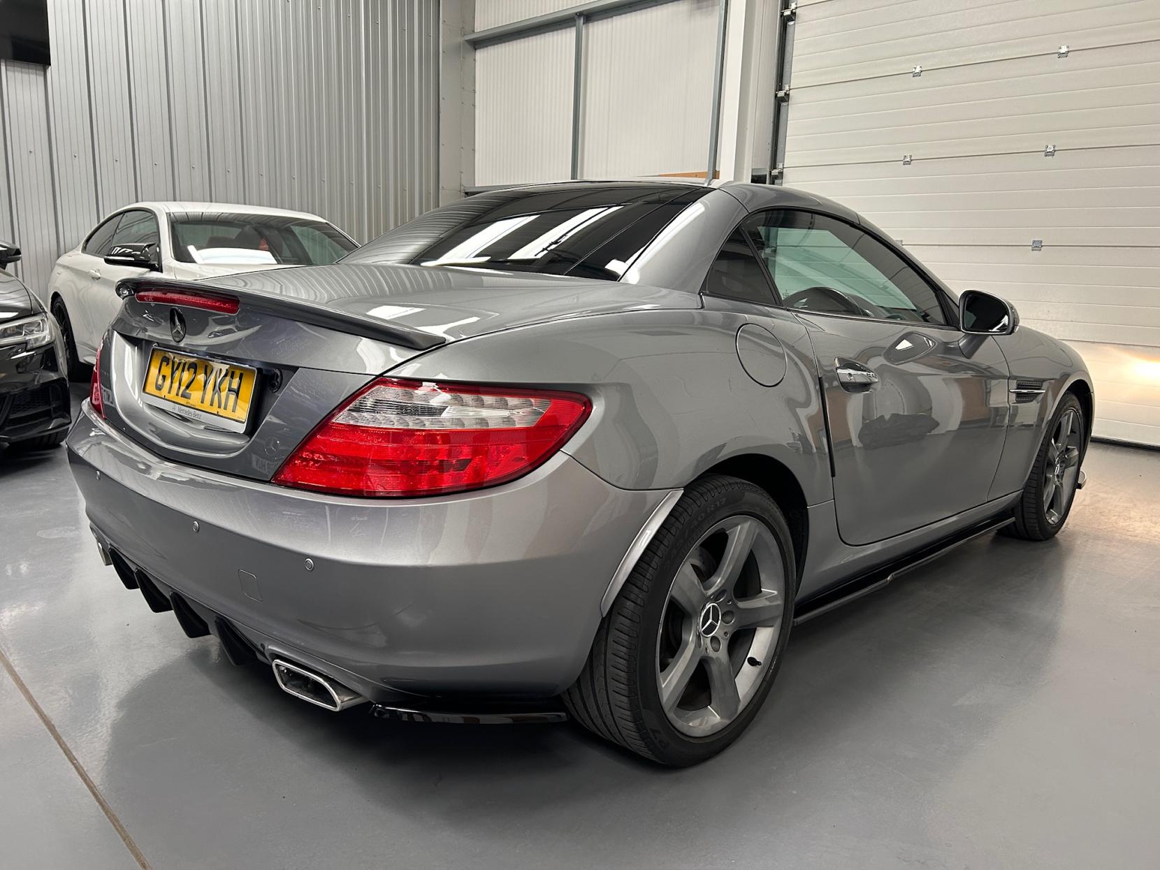 Mercedes-Benz SLK 2.1 SLK250 CDI BlueEfficiency Convertible 2dr Diesel G-Tronic+ Euro 5 (s/s) (204 ps)