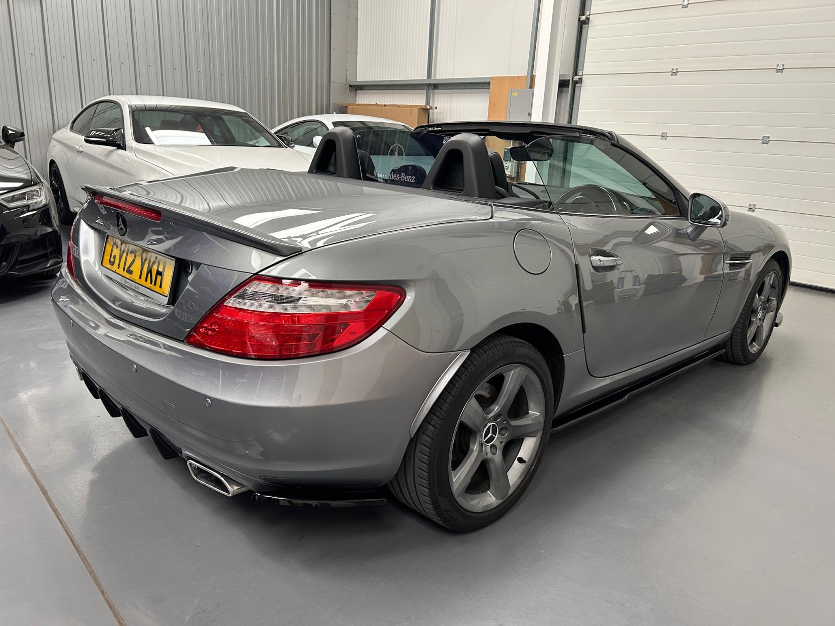 Mercedes-Benz SLK 2.1 SLK250 CDI BlueEfficiency Convertible 2dr Diesel G-Tronic+ Euro 5 (s/s) (204 ps)
