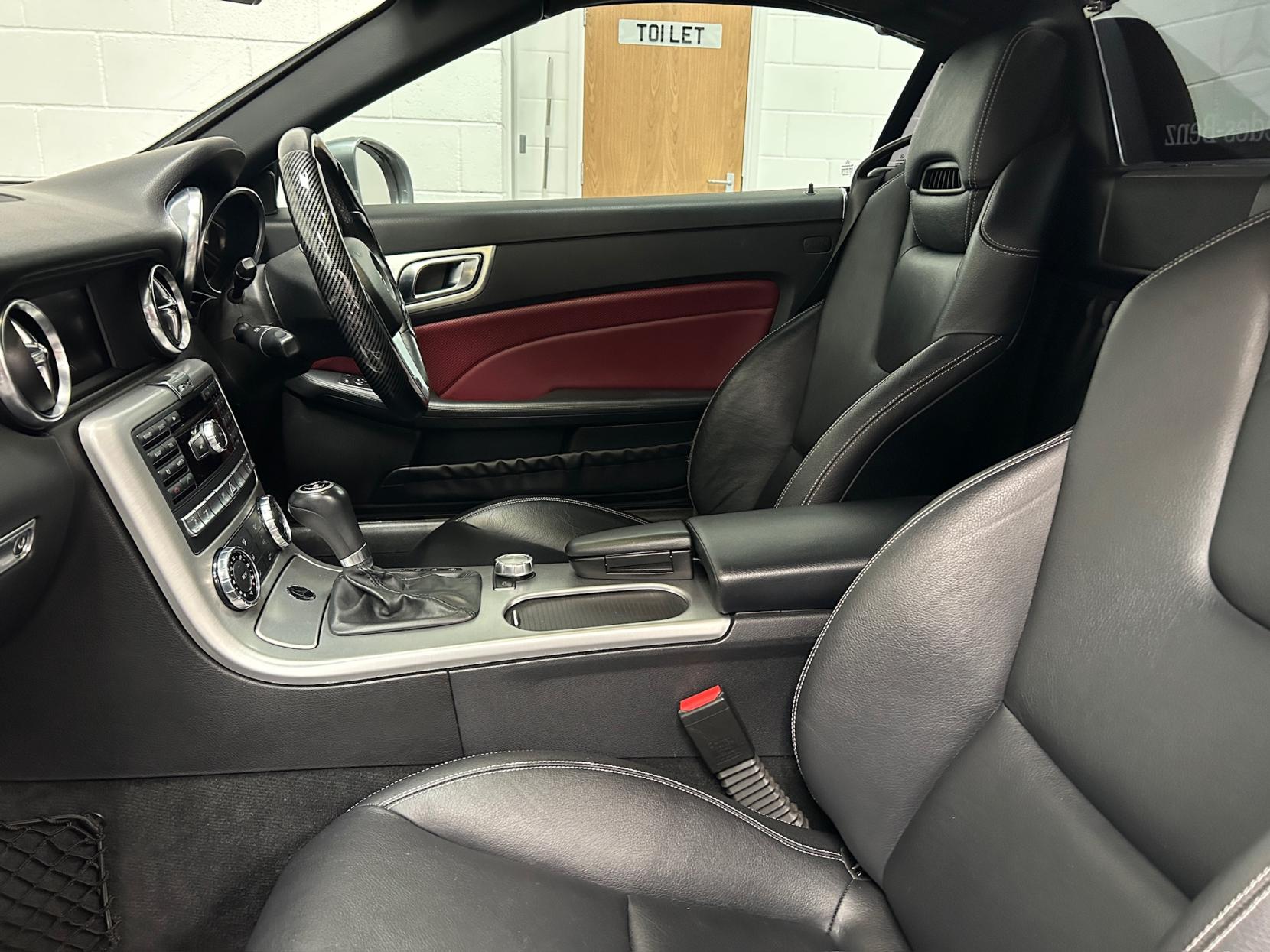 Mercedes-Benz SLK 2.1 SLK250 CDI BlueEfficiency Convertible 2dr Diesel G-Tronic+ Euro 5 (s/s) (204 ps)