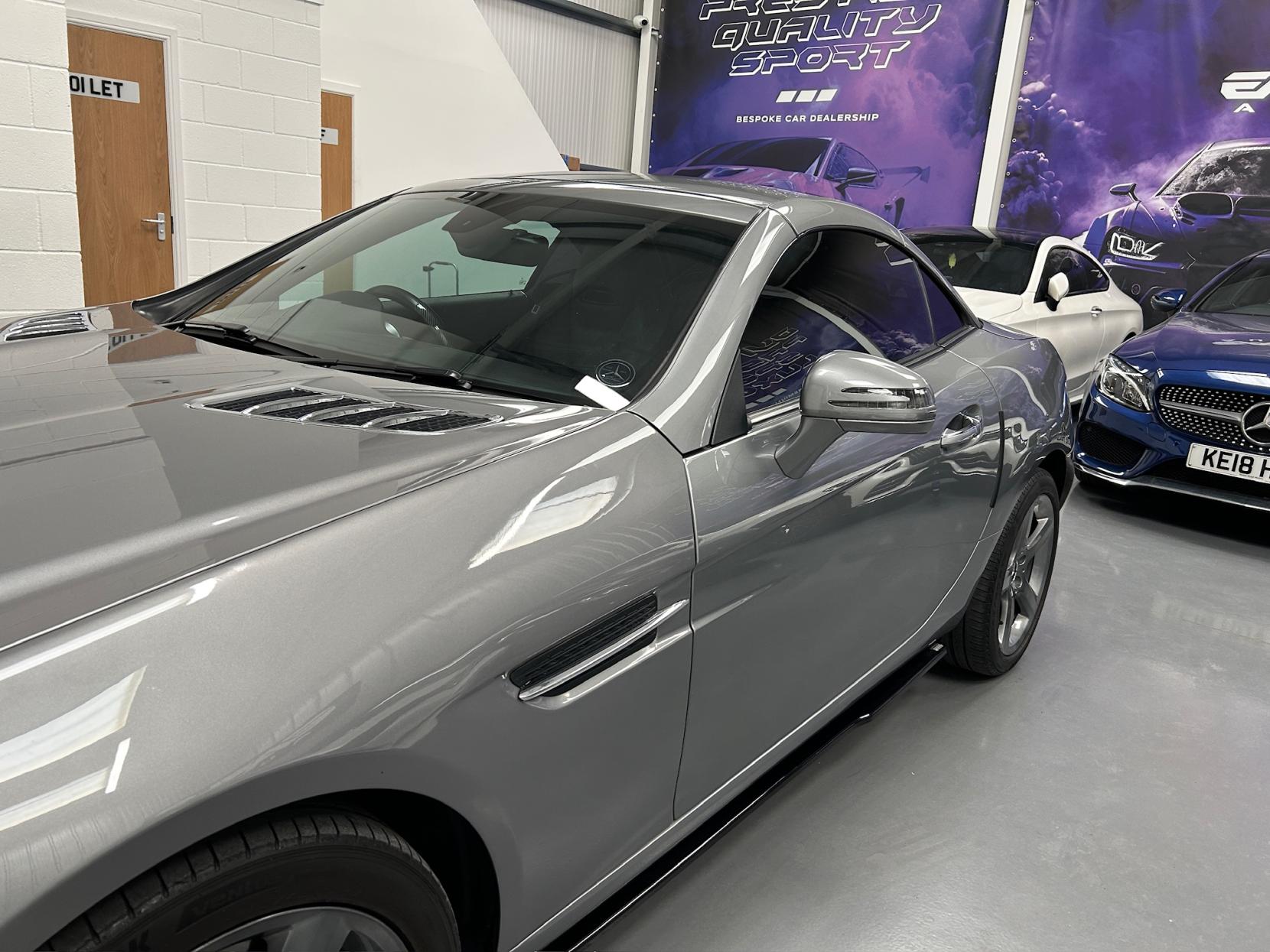 Mercedes-Benz SLK 2.1 SLK250 CDI BlueEfficiency Convertible 2dr Diesel G-Tronic+ Euro 5 (s/s) (204 ps)