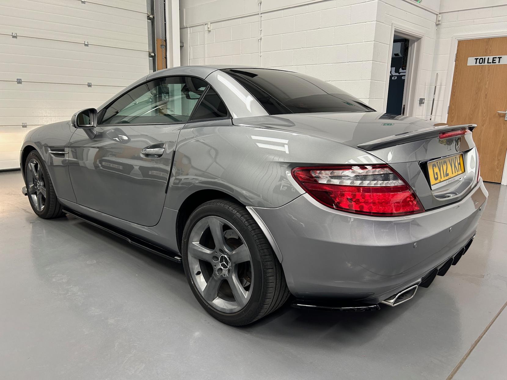 Mercedes-Benz SLK 2.1 SLK250 CDI BlueEfficiency Convertible 2dr Diesel G-Tronic+ Euro 5 (s/s) (204 ps)