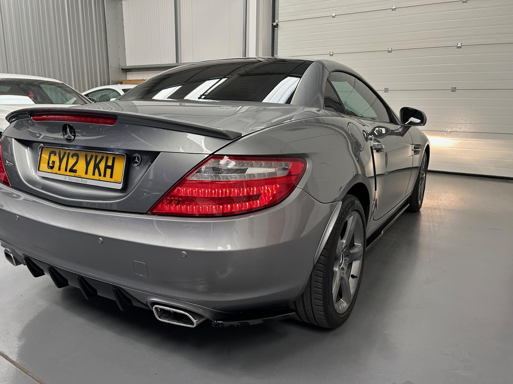 Mercedes-Benz SLK 2.1 SLK250 CDI BlueEfficiency Convertible 2dr Diesel G-Tronic+ Euro 5 (s/s) (204 ps)