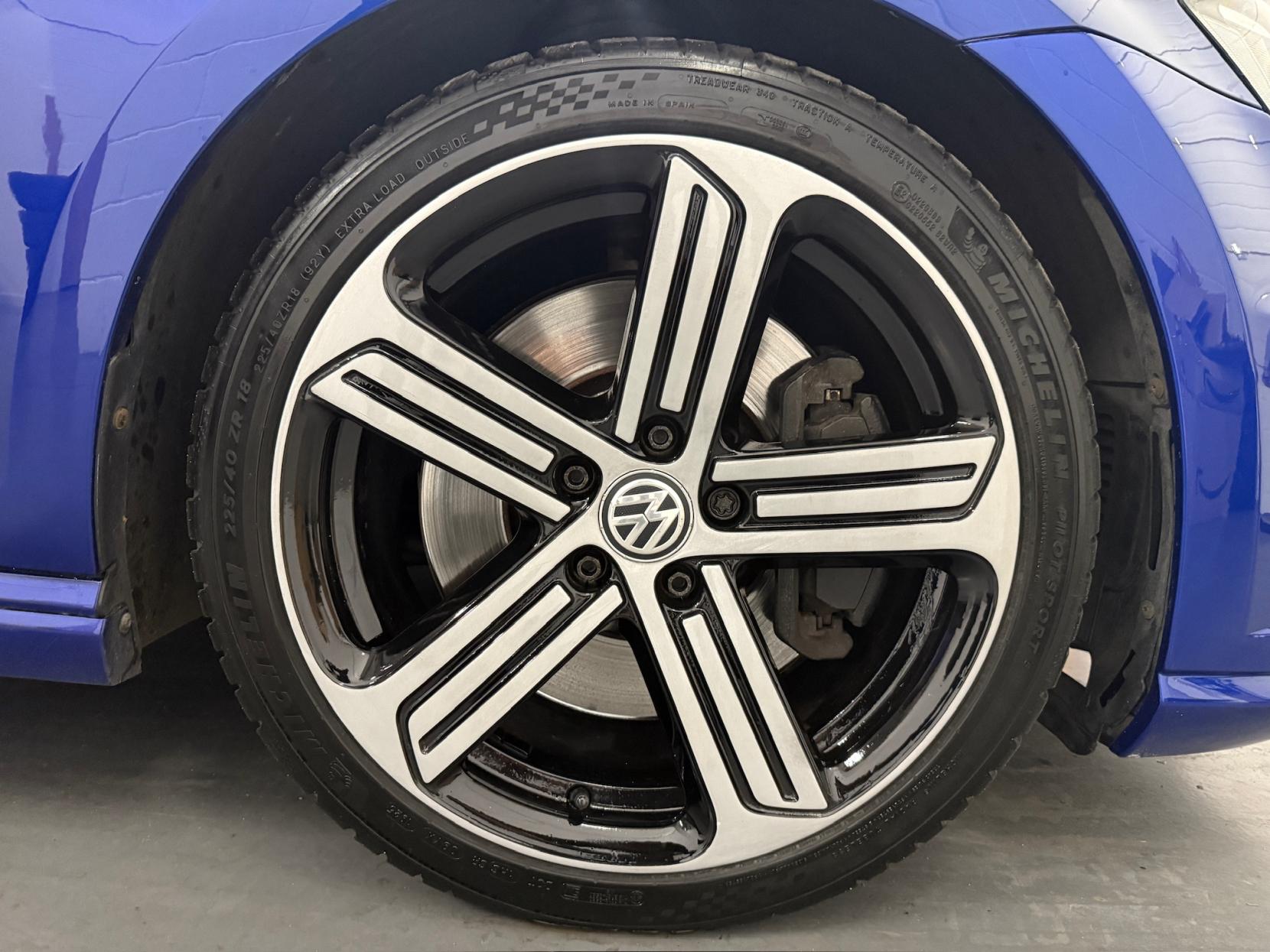 Volkswagen Golf 2.0 TSI BlueMotion Tech R Hatchback 5dr Petrol DSG 4Motion Euro 6 (s/s) (300 ps)