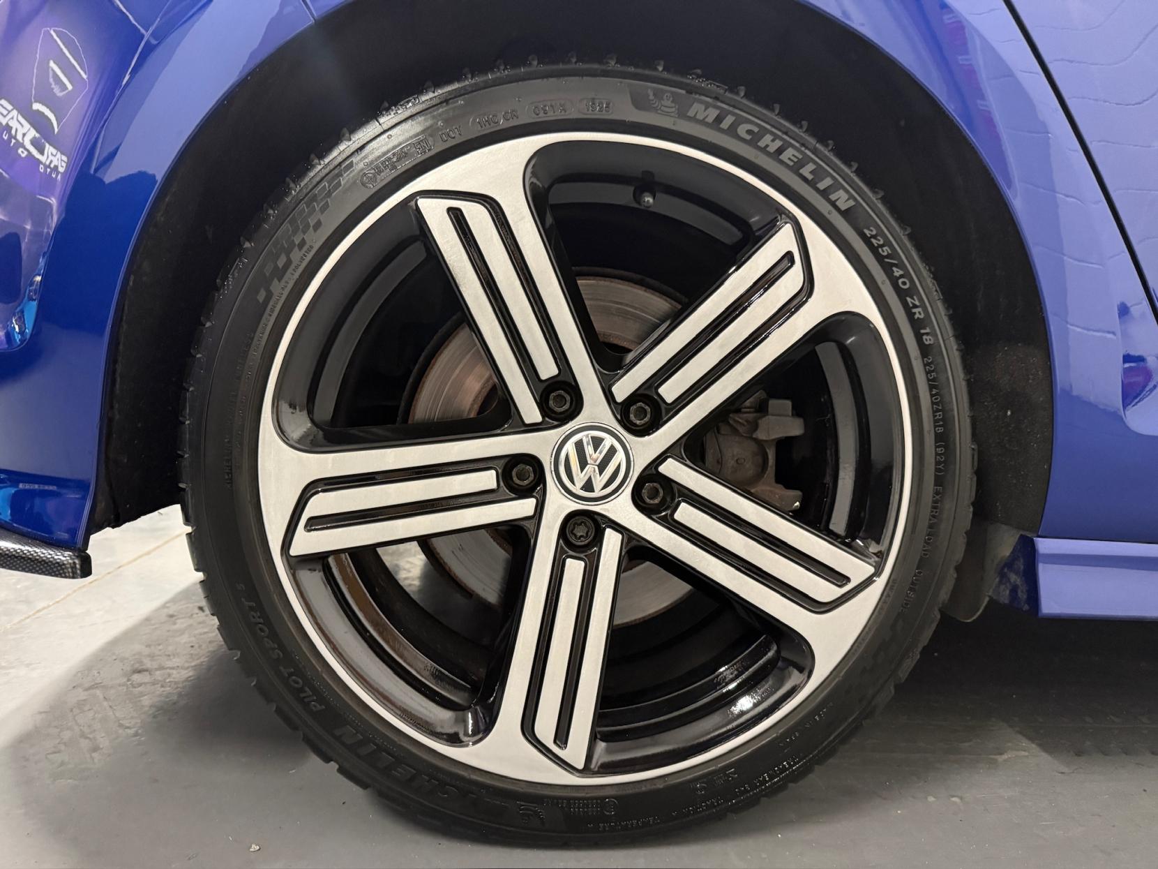 Volkswagen Golf 2.0 TSI BlueMotion Tech R Hatchback 5dr Petrol DSG 4Motion Euro 6 (s/s) (300 ps)