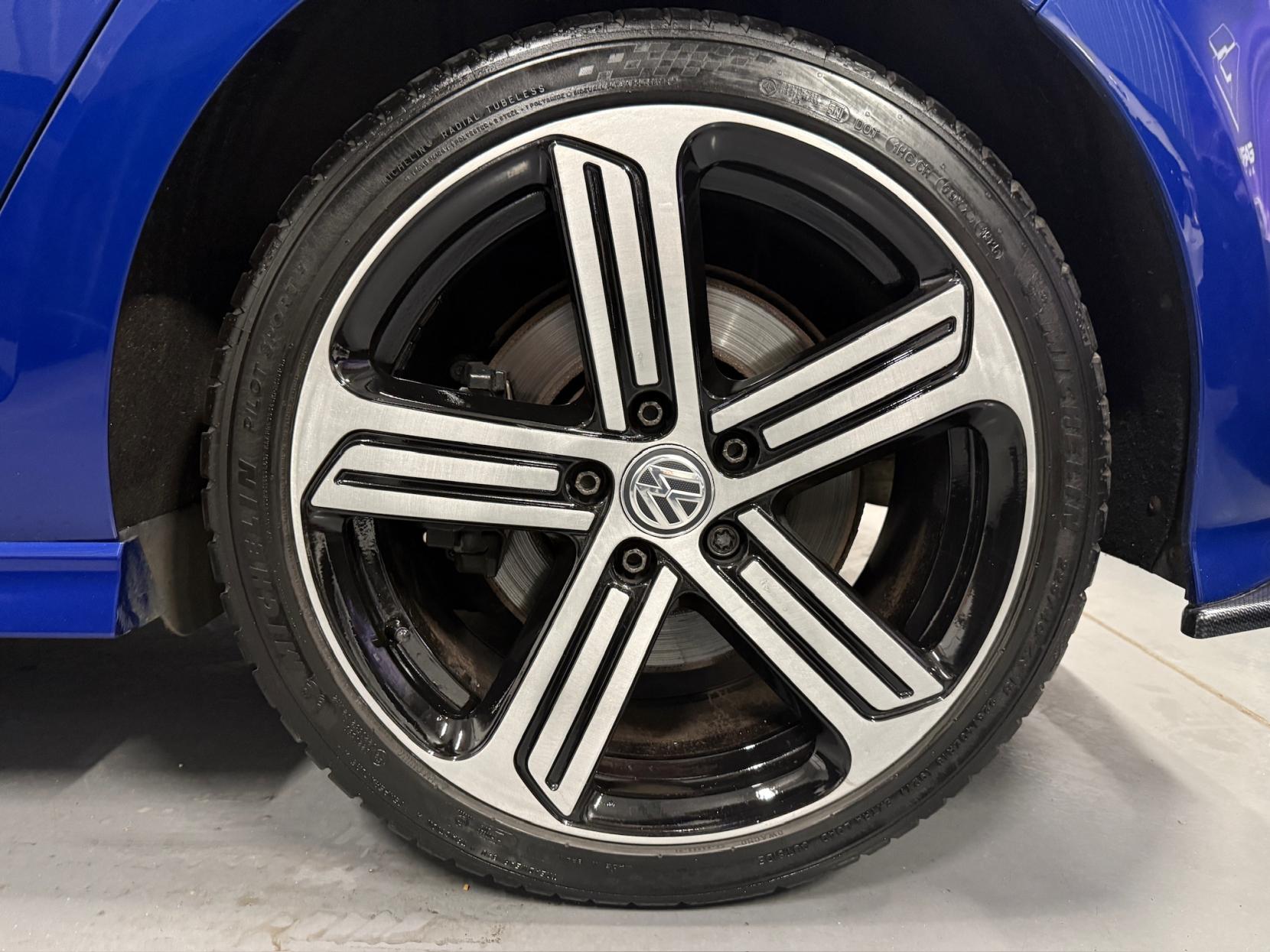 Volkswagen Golf 2.0 TSI BlueMotion Tech R Hatchback 5dr Petrol DSG 4Motion Euro 6 (s/s) (300 ps)