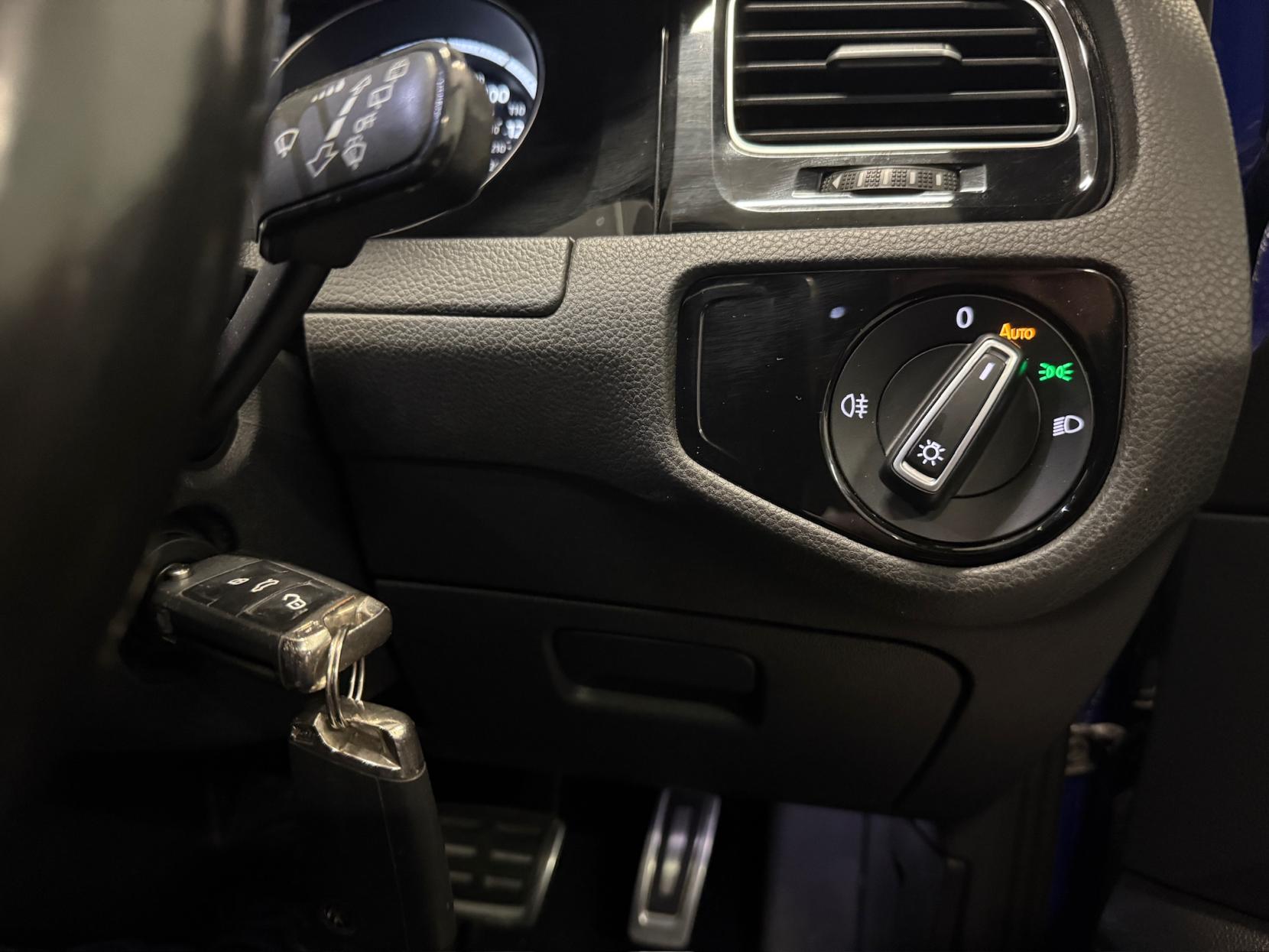 Volkswagen Golf 2.0 TSI BlueMotion Tech R Hatchback 5dr Petrol DSG 4Motion Euro 6 (s/s) (300 ps)