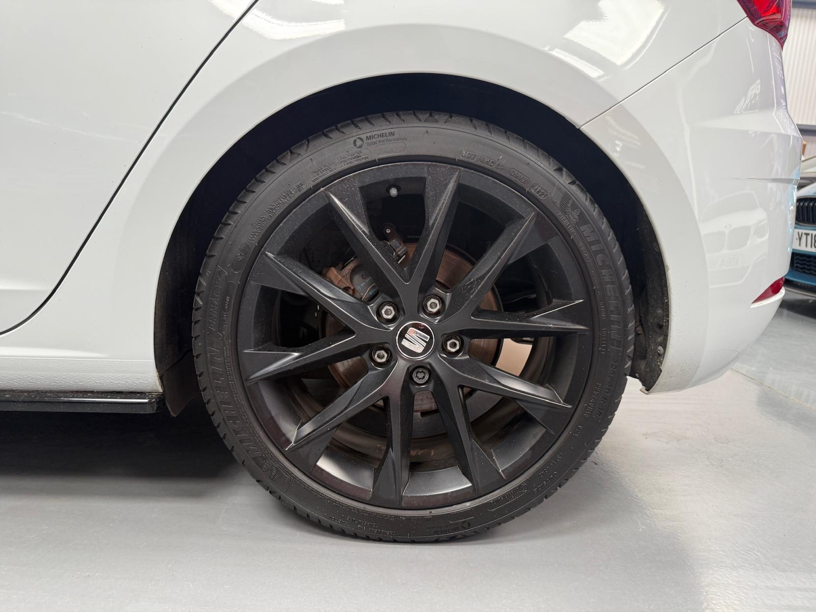 SEAT Leon 1.5 TSI EVO FR Black Edition Hatchback 5dr Petrol Manual Euro 6 (s/s) (150 ps)