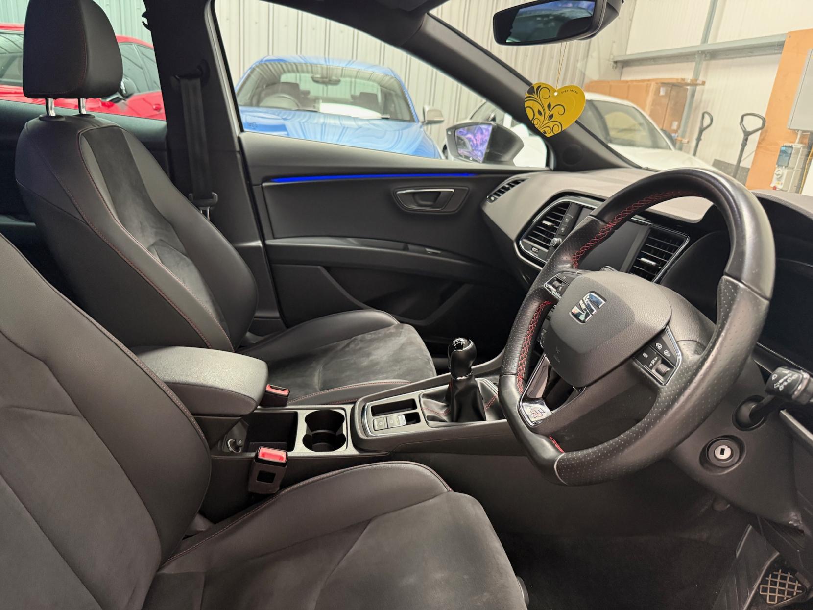SEAT Leon 1.5 TSI EVO FR Black Edition Hatchback 5dr Petrol Manual Euro 6 (s/s) (150 ps)