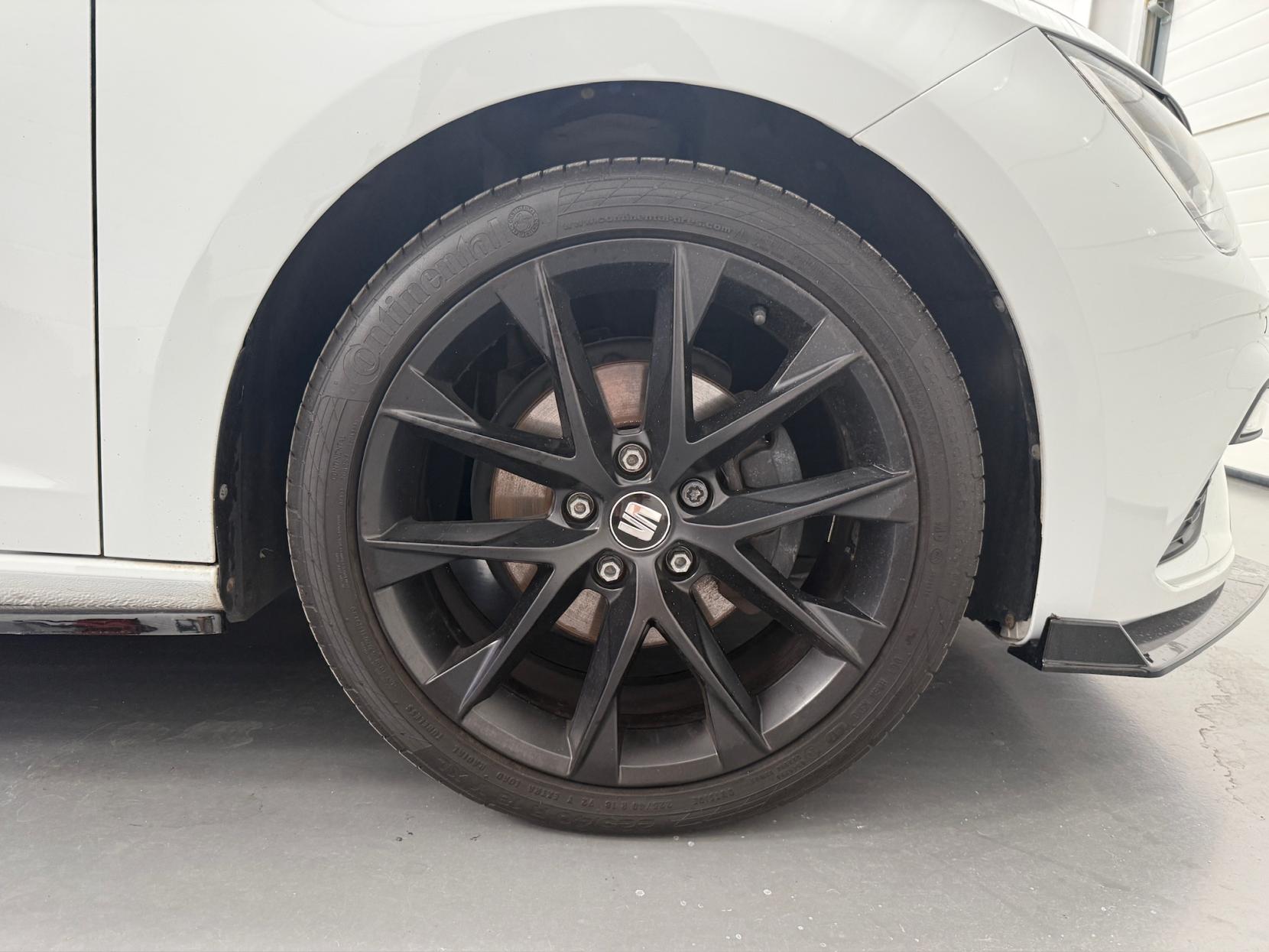 SEAT Leon 1.5 TSI EVO FR Black Edition Hatchback 5dr Petrol Manual Euro 6 (s/s) (150 ps)