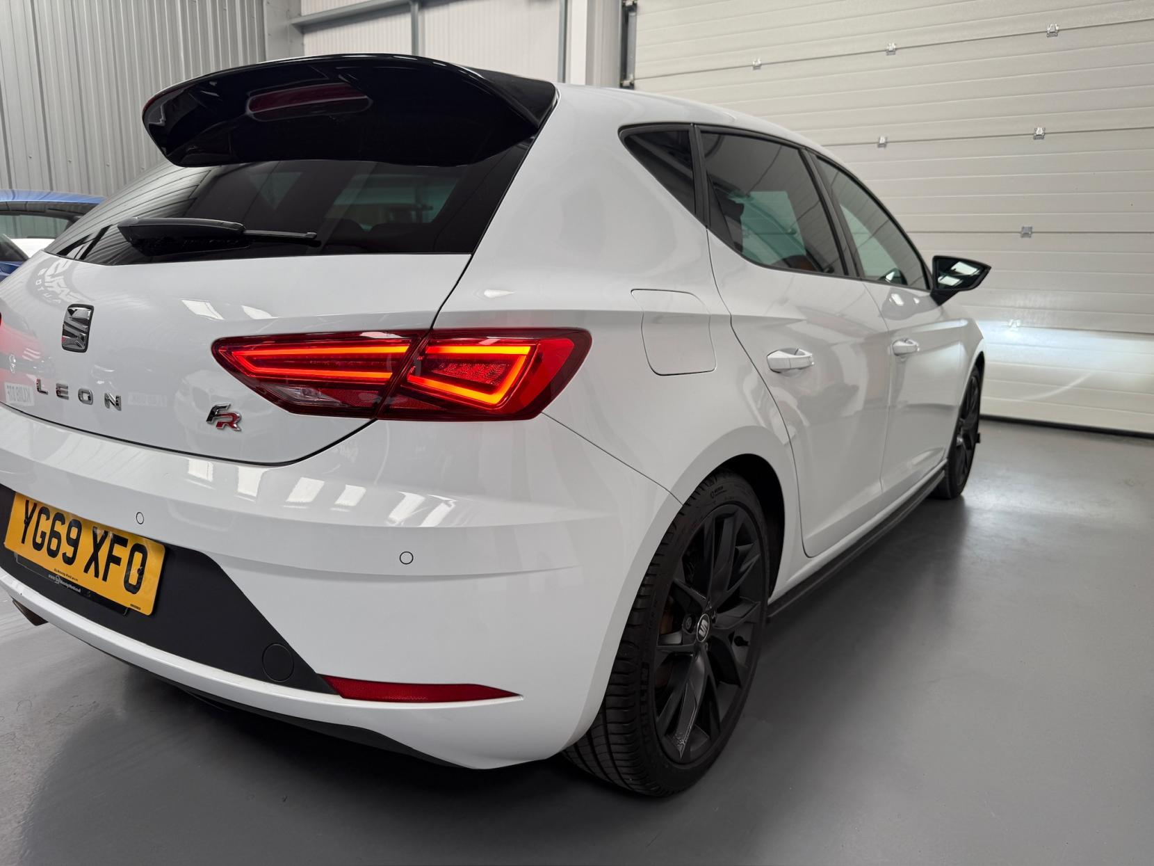 SEAT Leon 1.5 TSI EVO FR Black Edition Hatchback 5dr Petrol Manual Euro 6 (s/s) (150 ps)