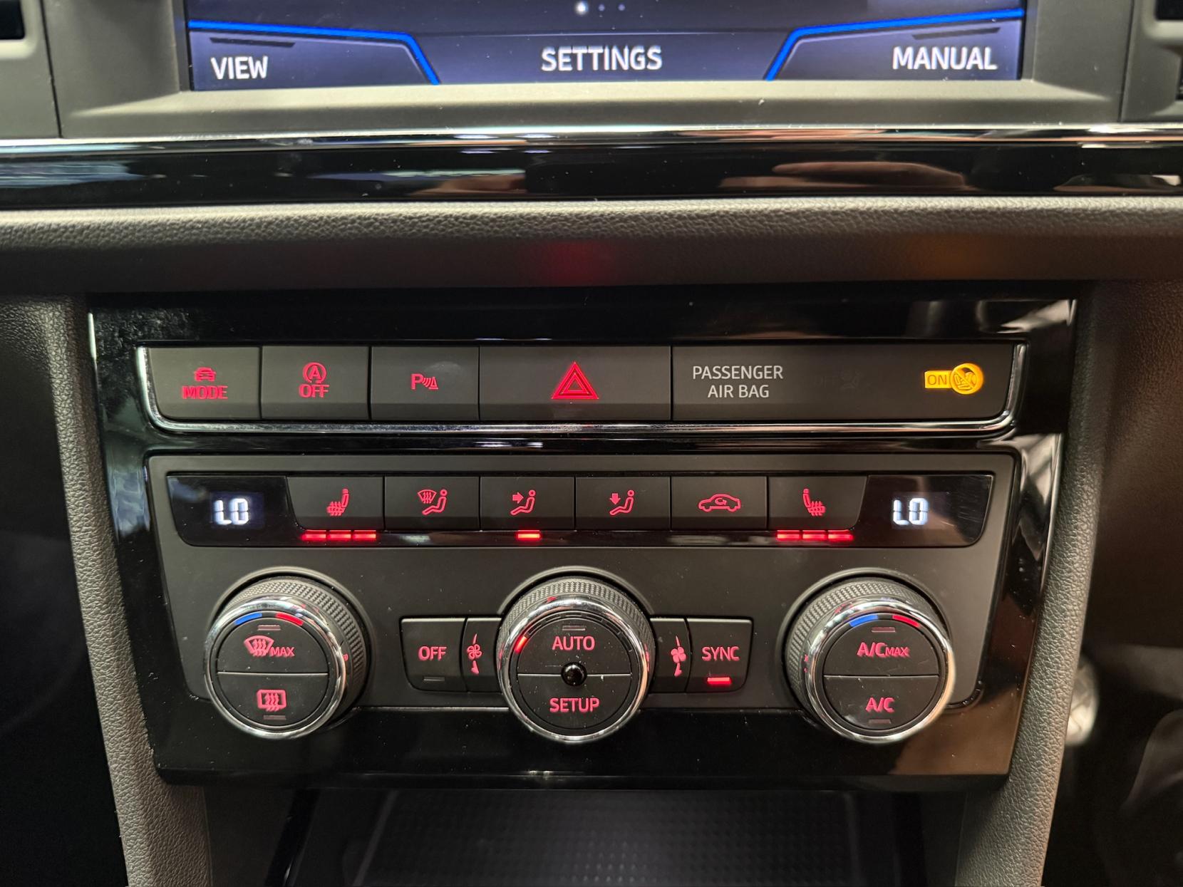 SEAT Leon 1.5 TSI EVO FR Black Edition Hatchback 5dr Petrol Manual Euro 6 (s/s) (150 ps)