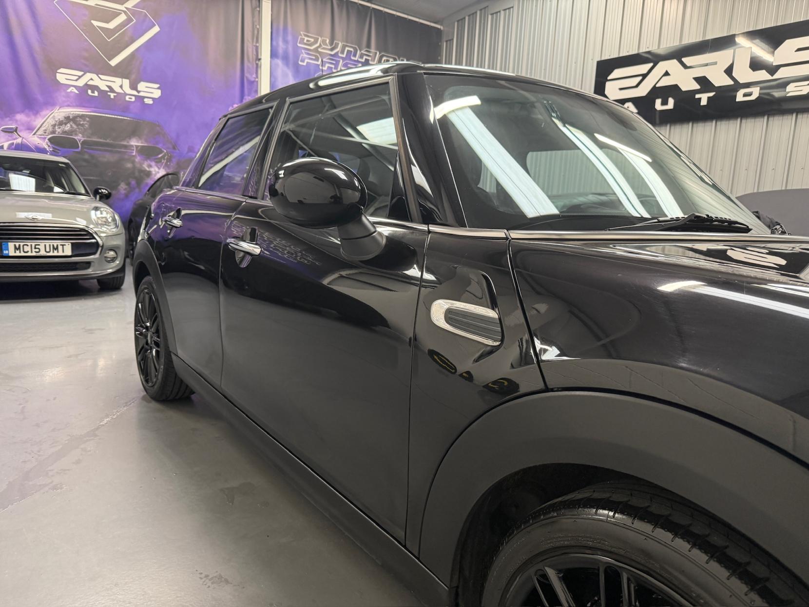 MINI Hatch 1.5 Cooper Hatchback 5dr Petrol Auto Euro 6 (s/s) (136 ps)