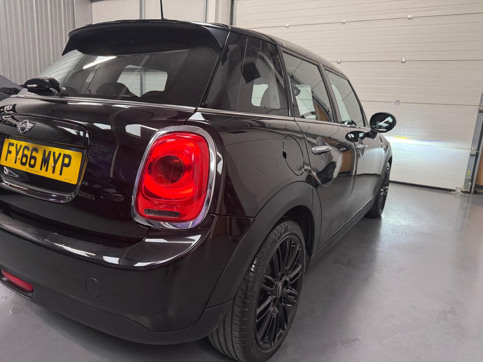 MINI Hatch 1.5 Cooper Hatchback 5dr Petrol Auto Euro 6 (s/s) (136 ps)