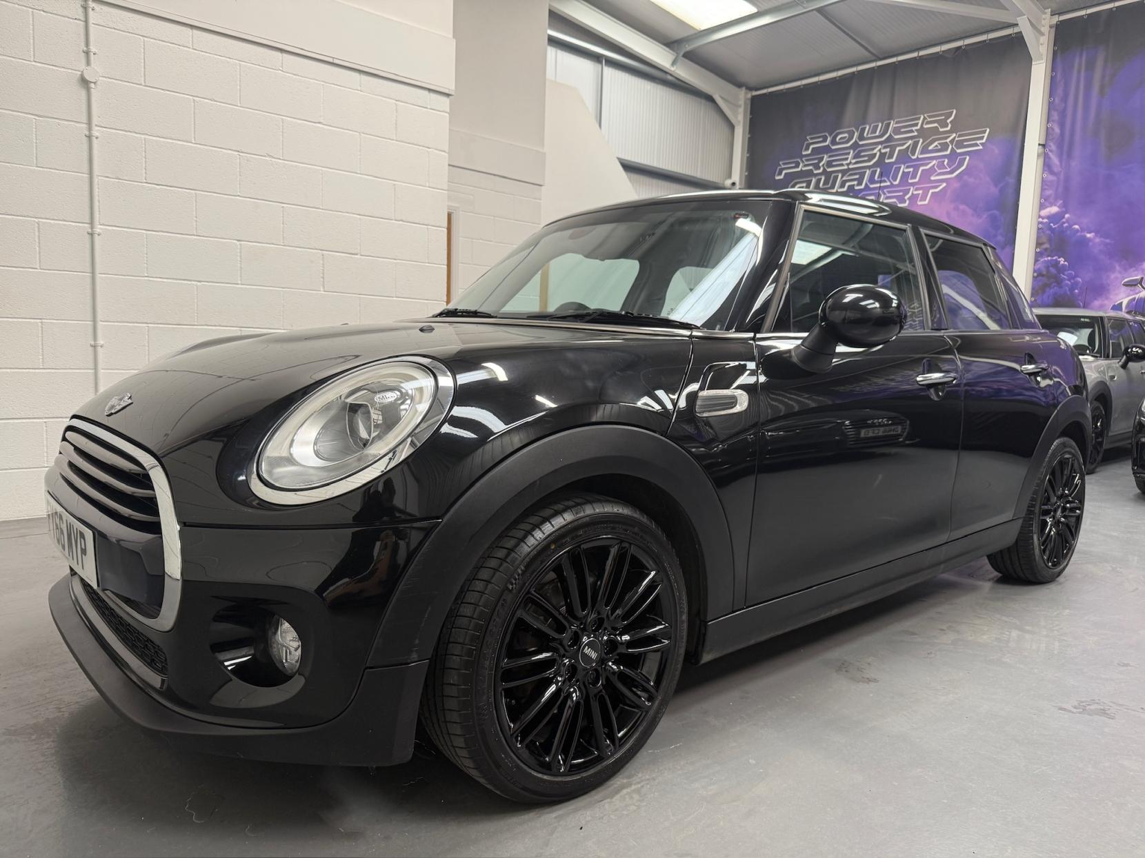 MINI Hatch 1.5 Cooper Hatchback 5dr Petrol Auto Euro 6 (s/s) (136 ps)