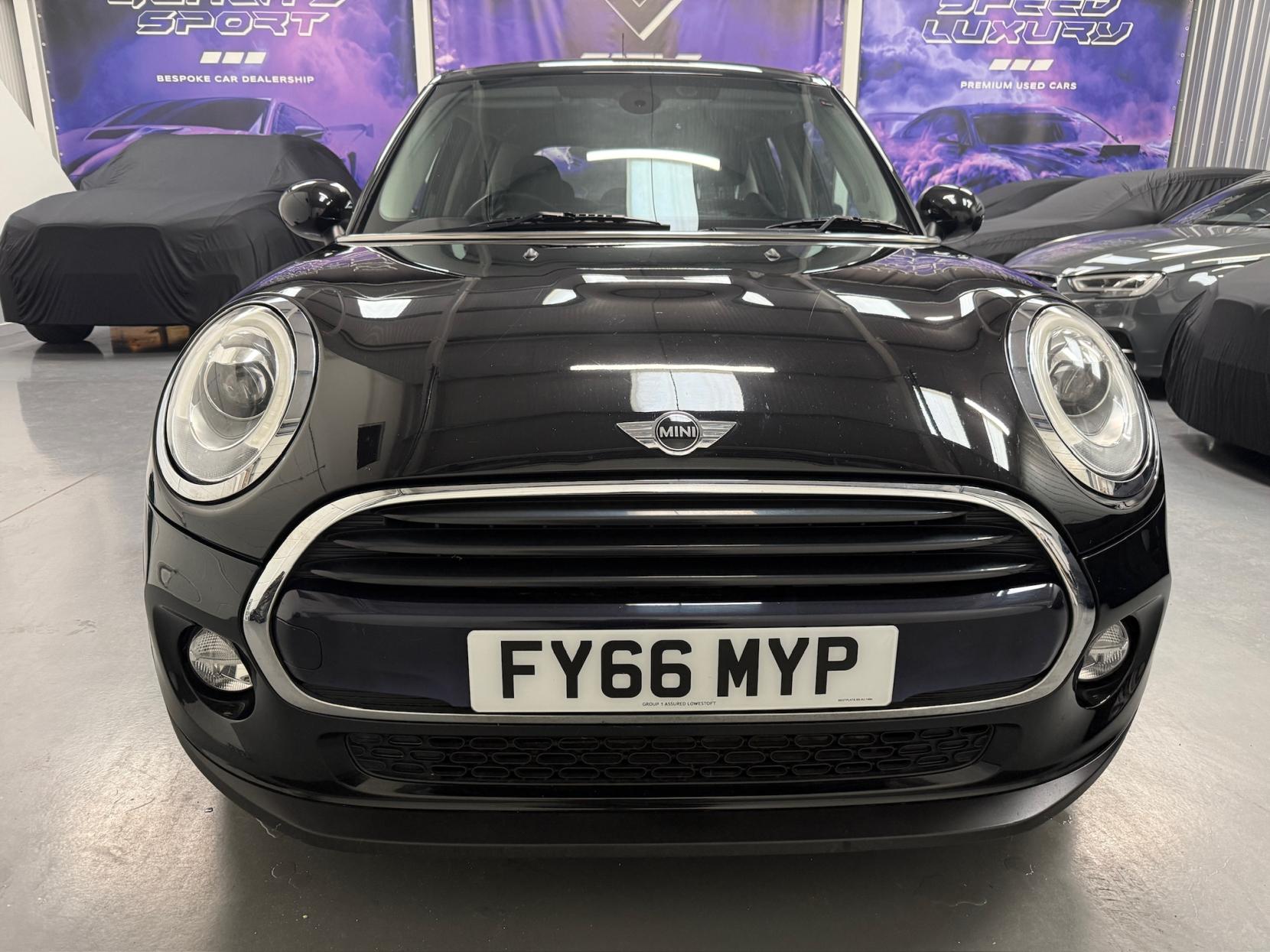 MINI Hatch 1.5 Cooper Hatchback 5dr Petrol Auto Euro 6 (s/s) (136 ps)