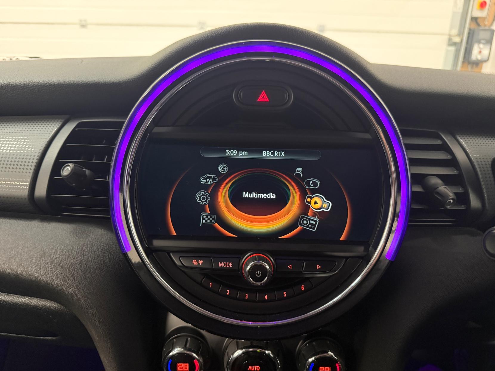 MINI Hatch 1.5 Cooper Hatchback 5dr Petrol Auto Euro 6 (s/s) (136 ps)