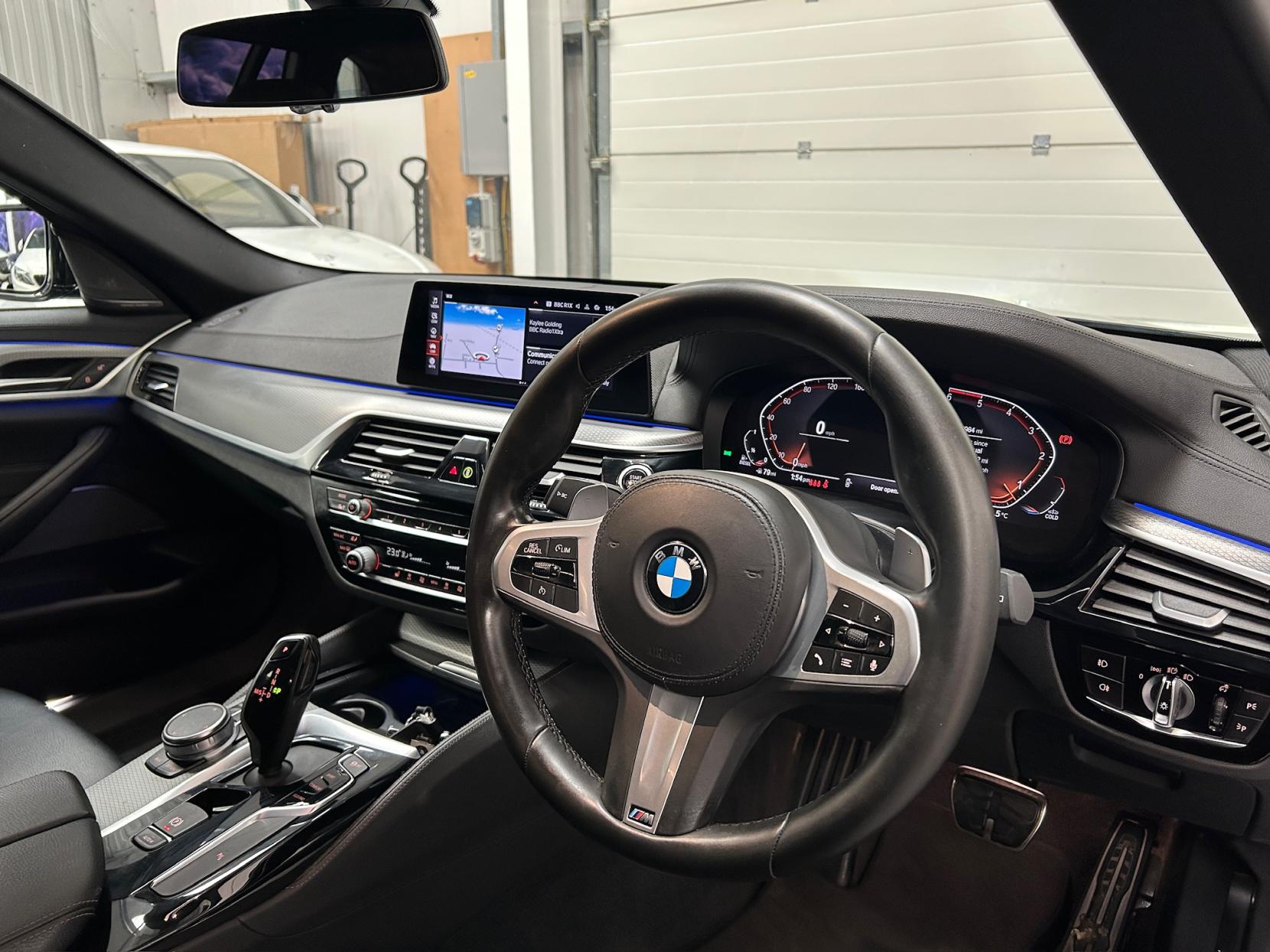 BMW 5 Series 3.0 530d M Sport Touring 5dr Diesel Auto xDrive Euro 6 (s/s) (265 ps)