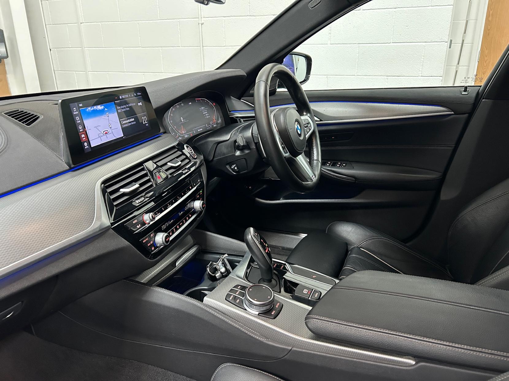 BMW 5 Series 3.0 530d M Sport Touring 5dr Diesel Auto xDrive Euro 6 (s/s) (265 ps)